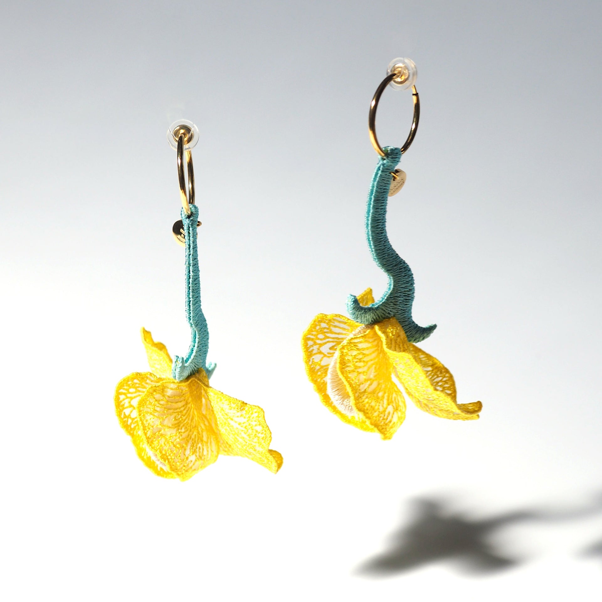 FRAGRANT VINES / SINGLE EARRING / YELLOW