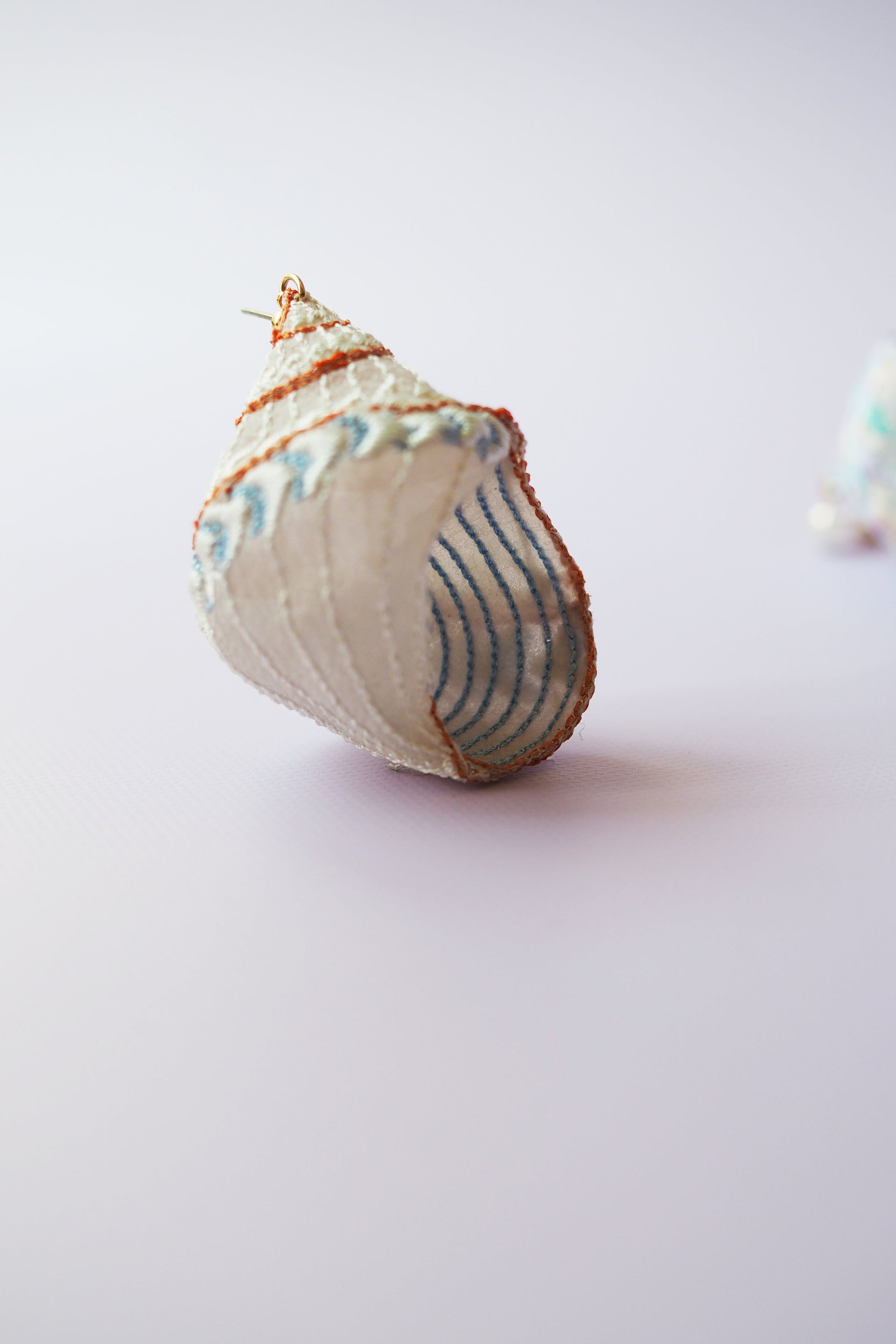 CONCH / EARRING / IVORY