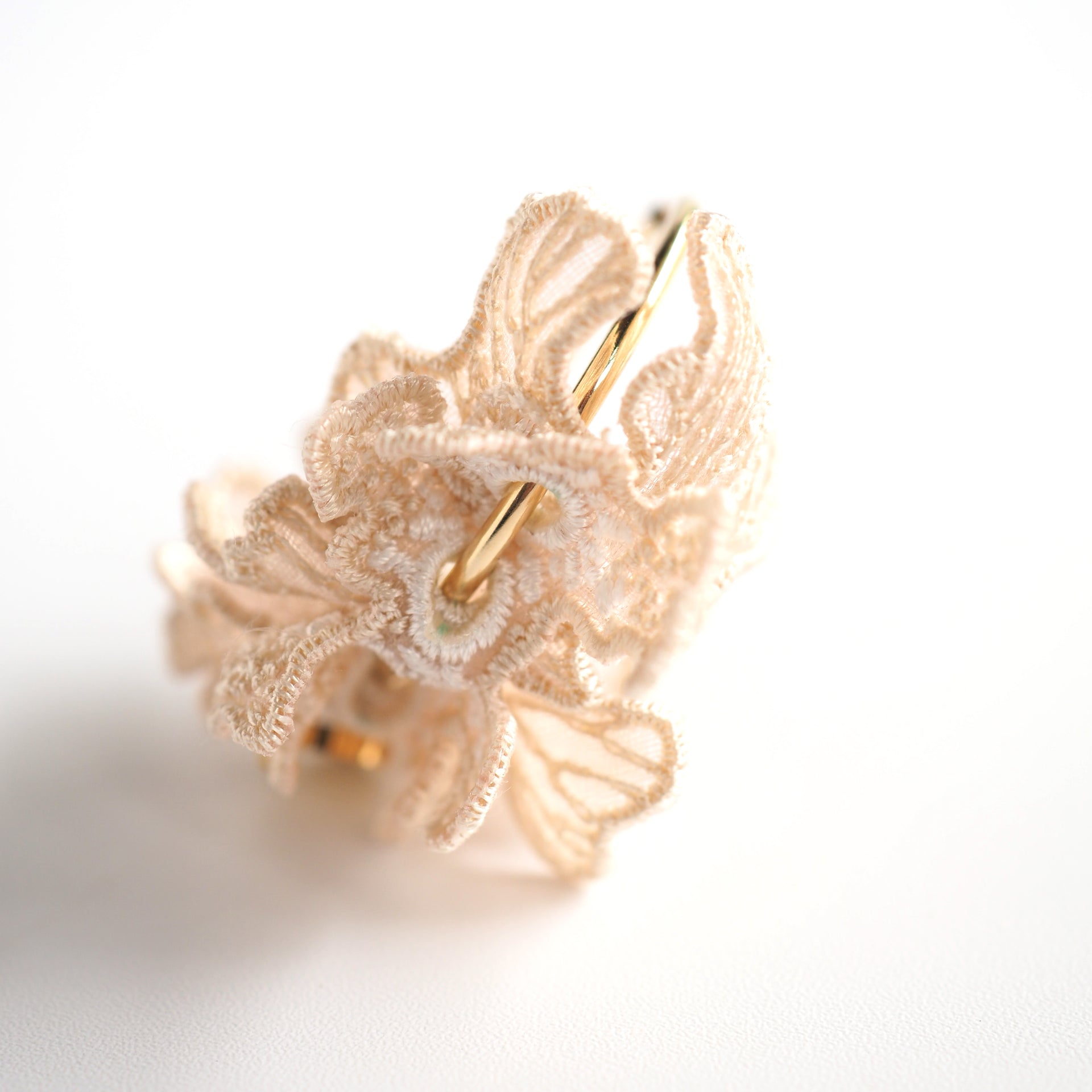 SWELL / SINGLE EARRING / IVORY