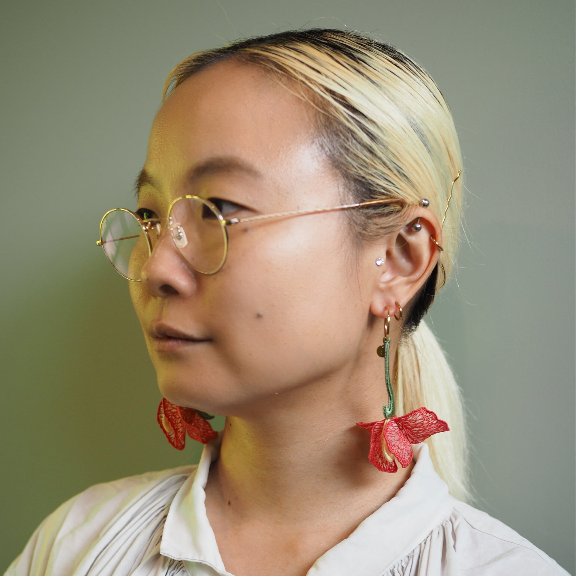 FRAGRANT VINES / SINGLE EARRING / CORAL