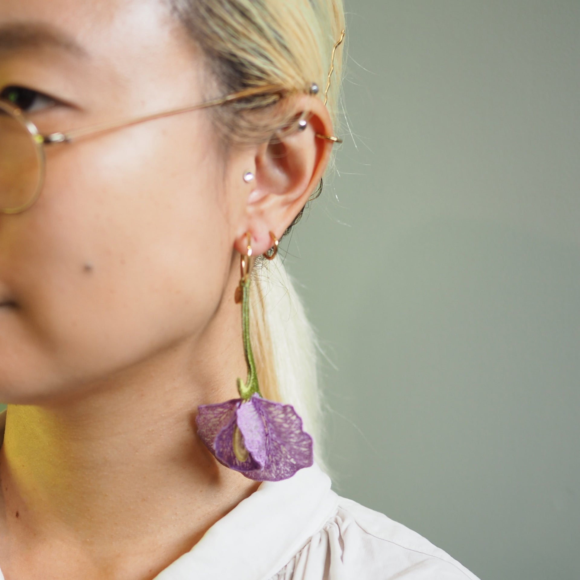 FRAGRANT VINES / SINGLE EARRING / LAVENDER