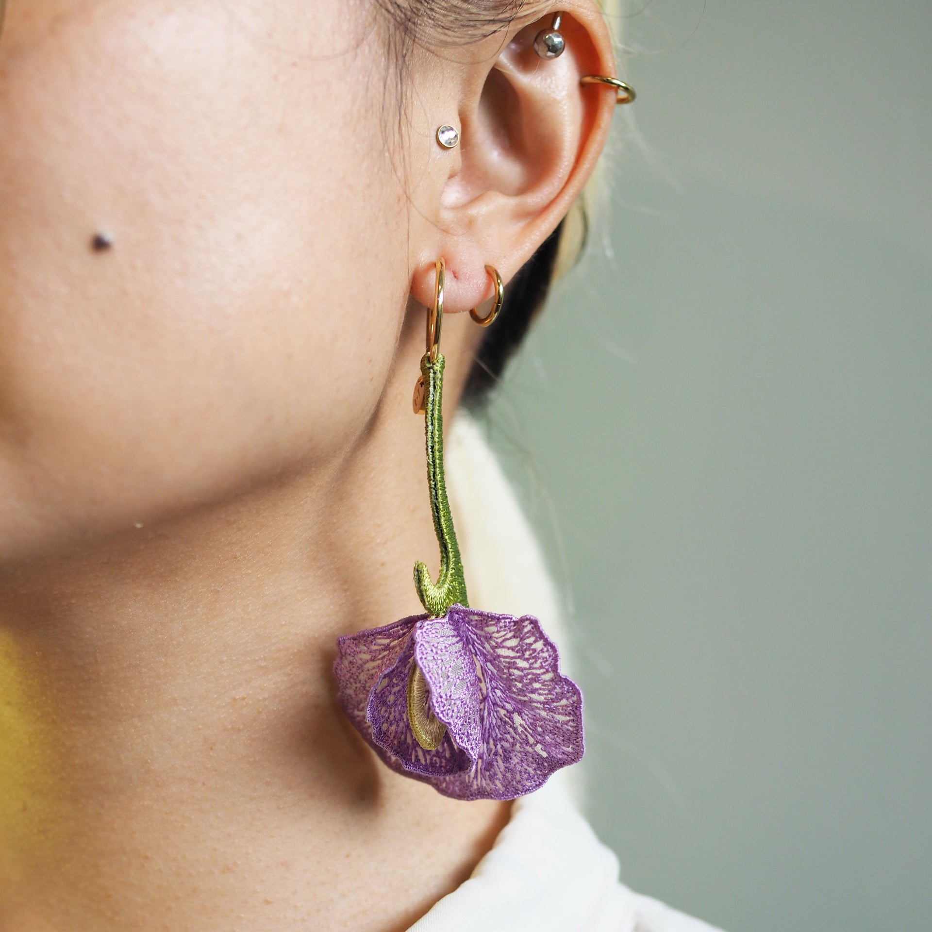 FRAGRANT VINES / SINGLE EARRING / LAVENDER