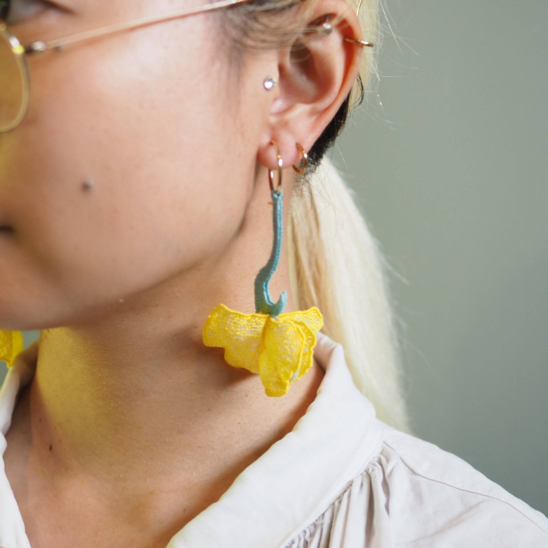 FRAGRANT VINES / SINGLE EARRING / YELLOW