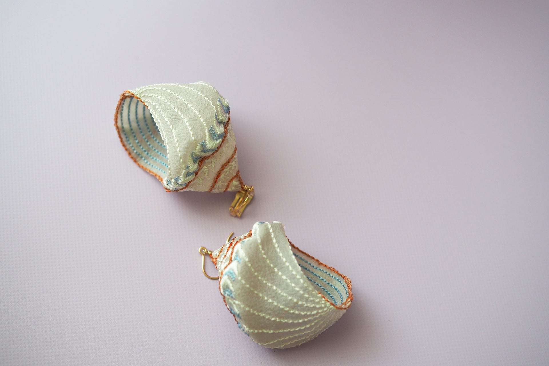 CONCH / EARRING / IVORY