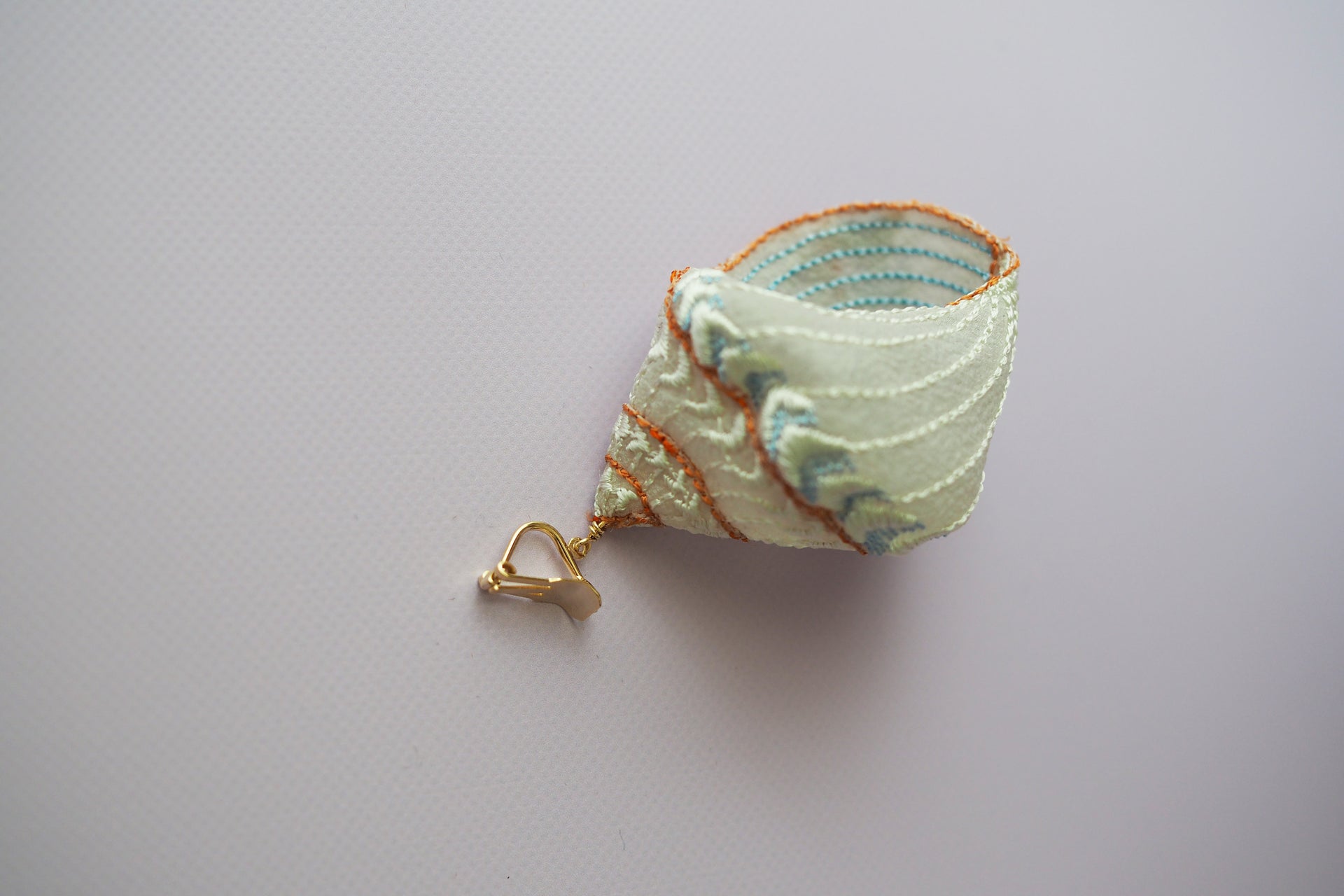 CONCH / EARRING / IVORY