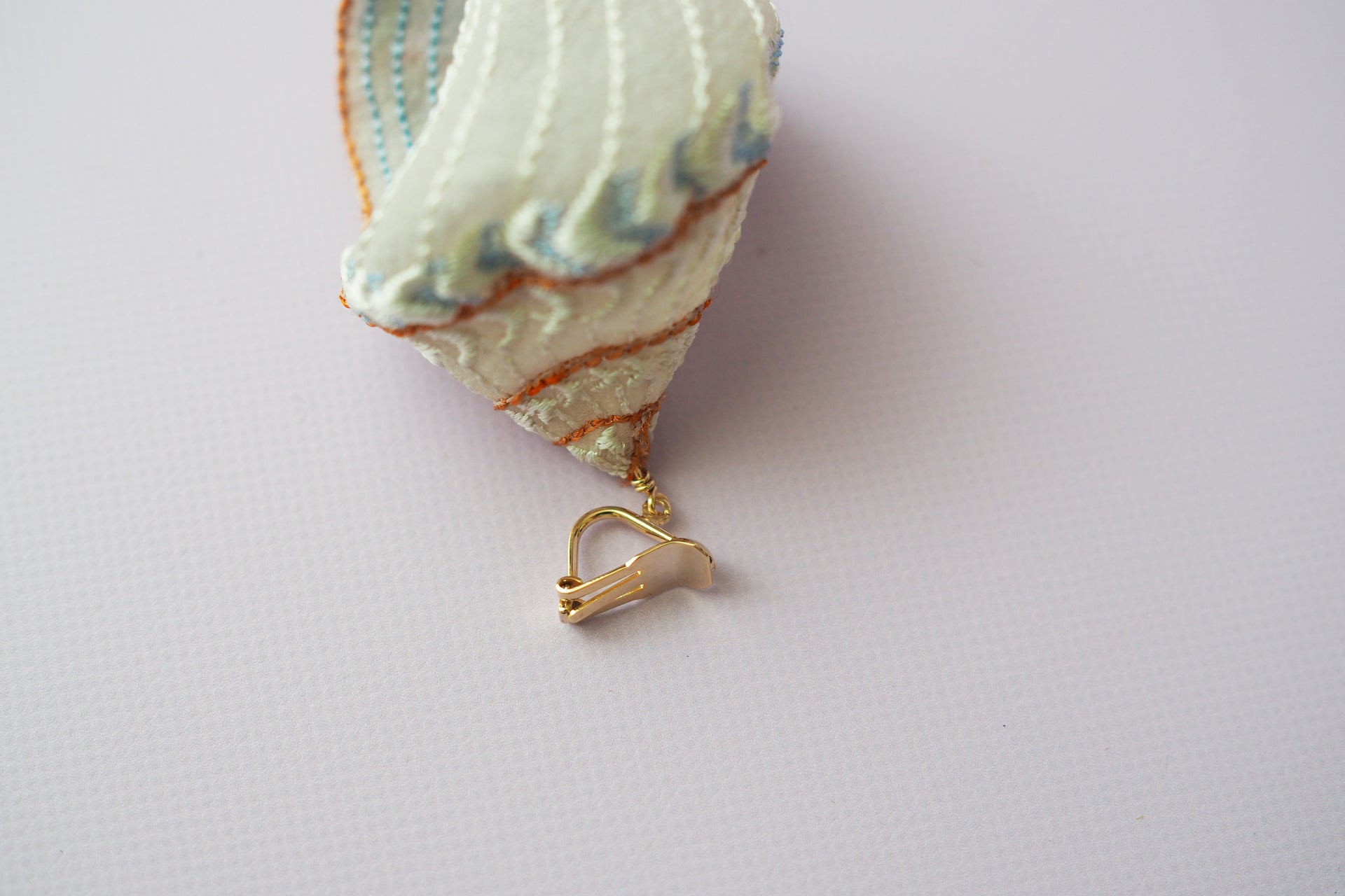 CONCH / EARRING / IVORY