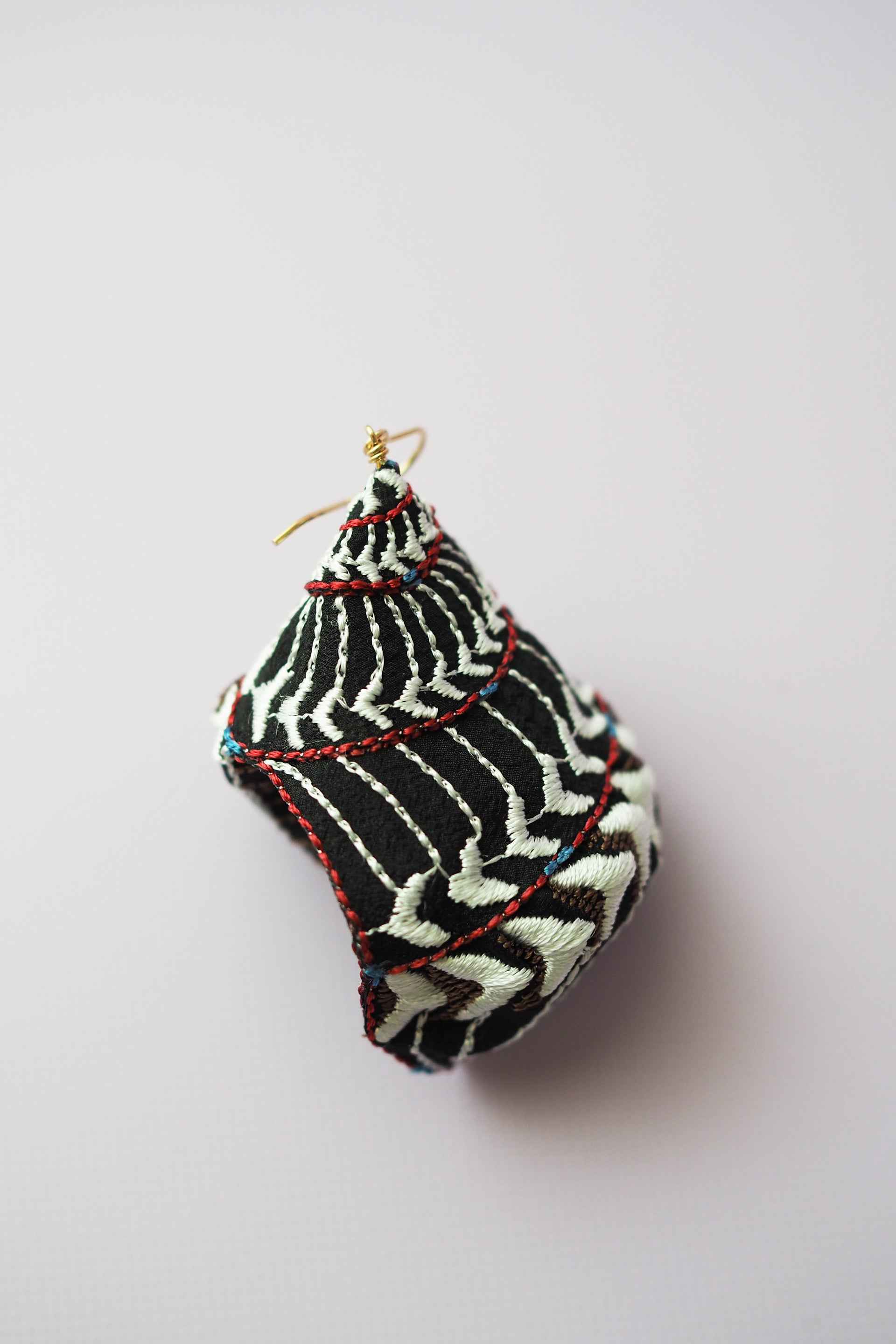 CONCH / EARRING / BLACK