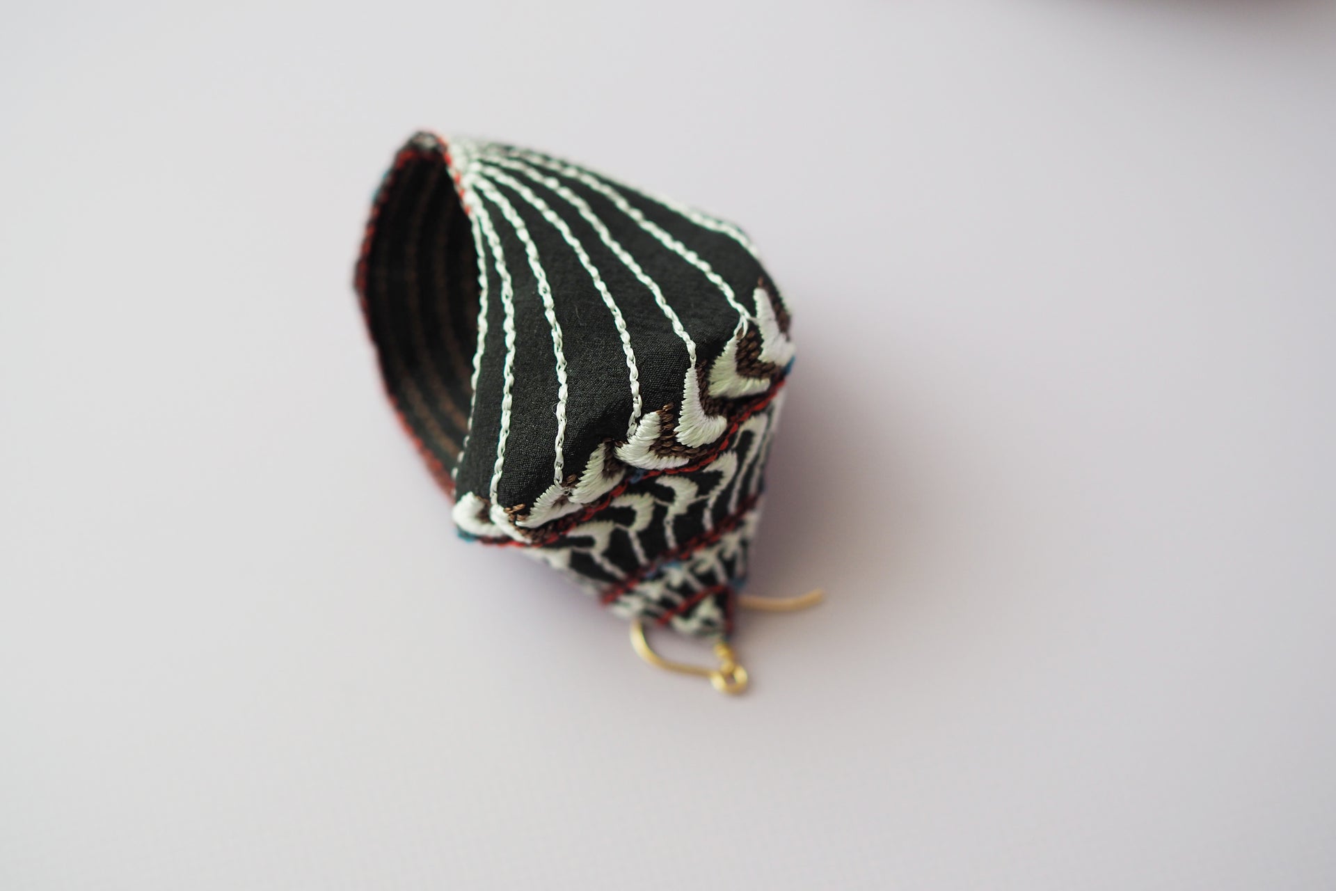 CONCH / EARRING / BLACK