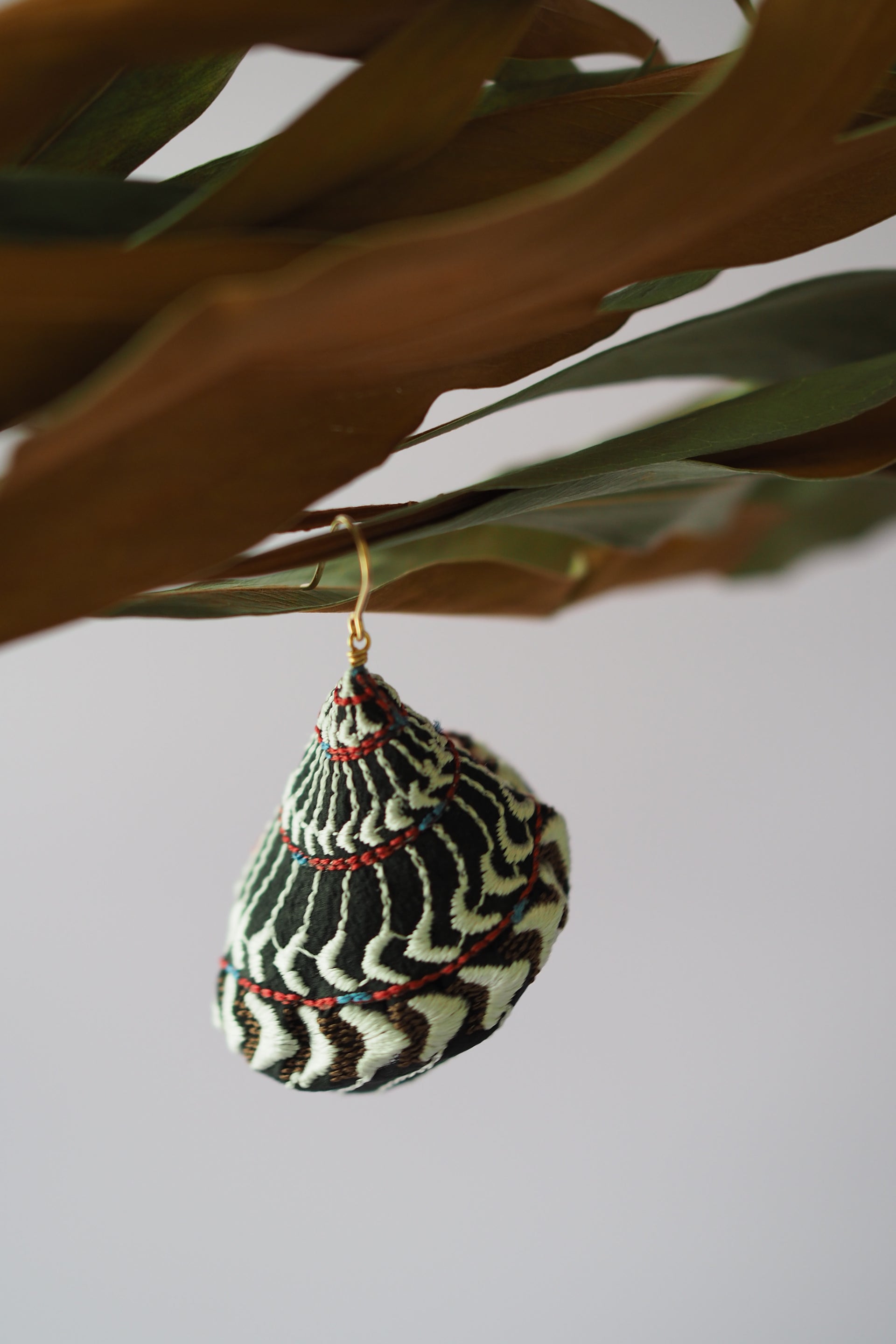 CONCH / EARRING / BLACK