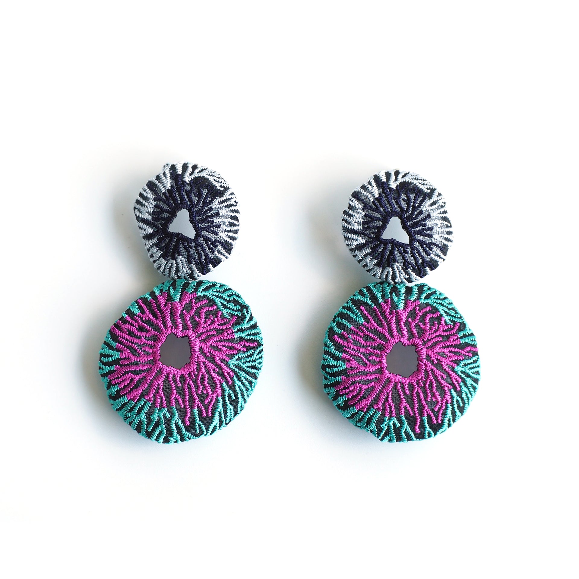 CORAL EGG / EARRINGS / FUCHSIA