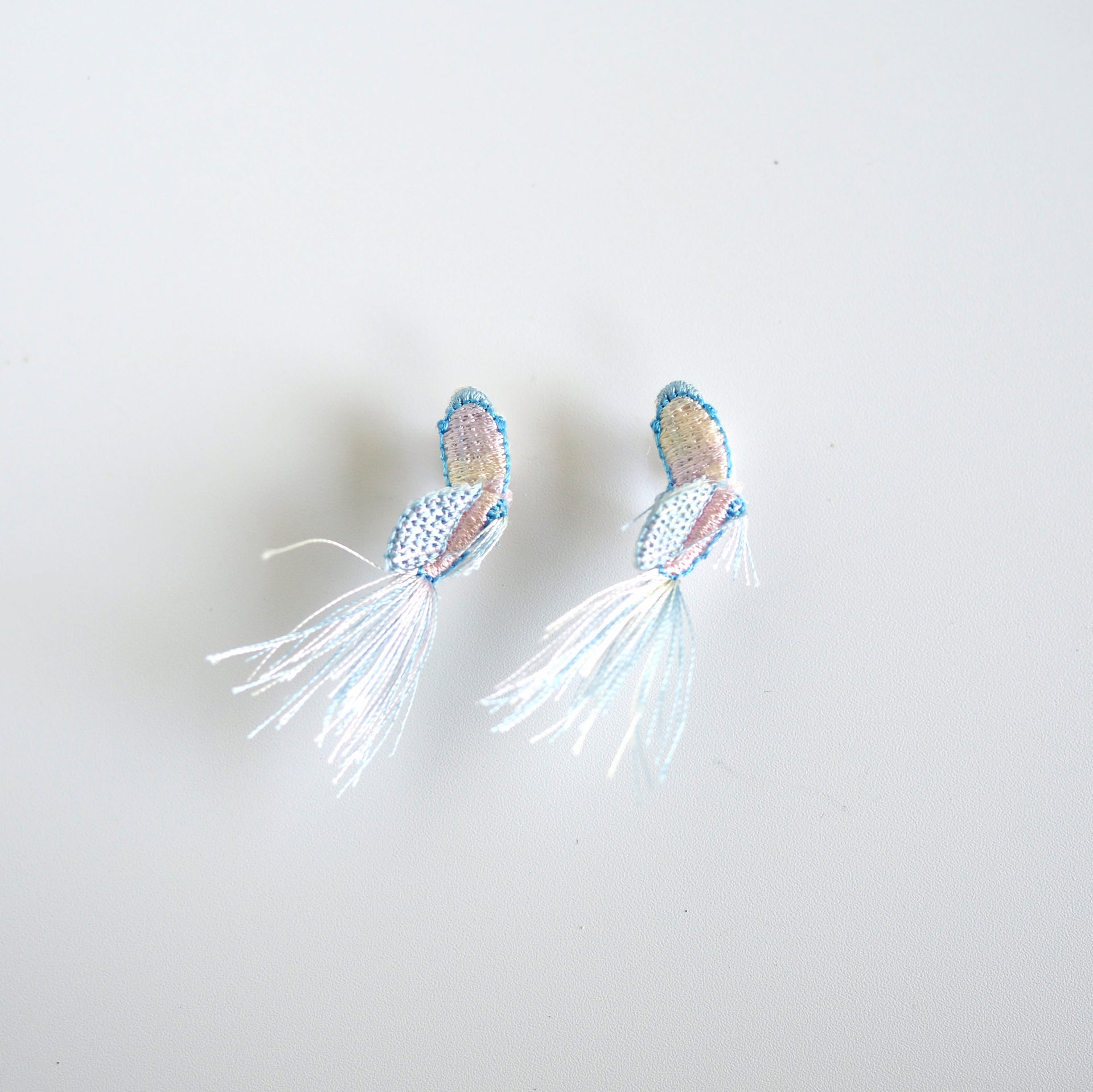 TROPICAL FISH / EARRINGS / BABY PINK