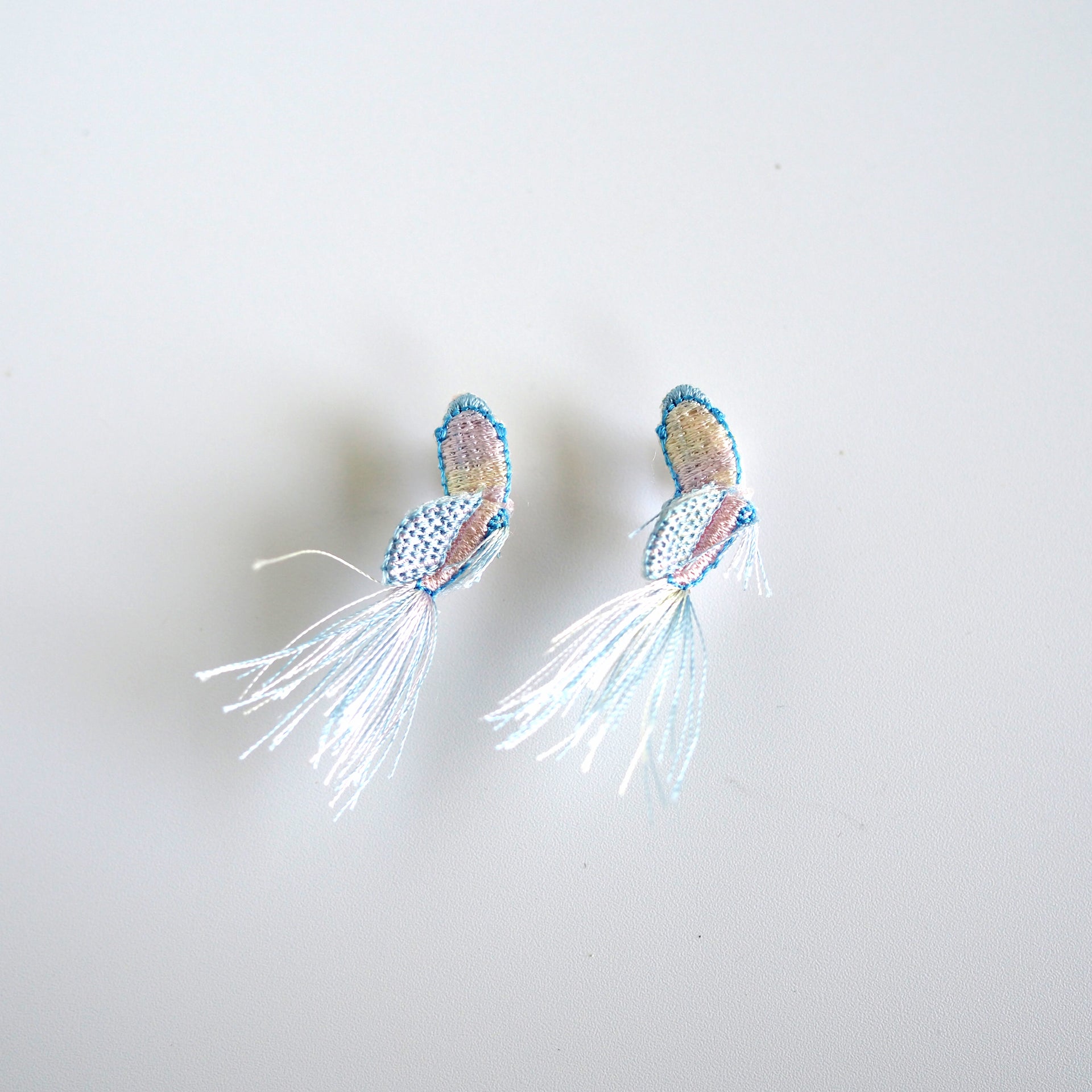 TROPICAL FISH / EARRINGS / BABY PINK