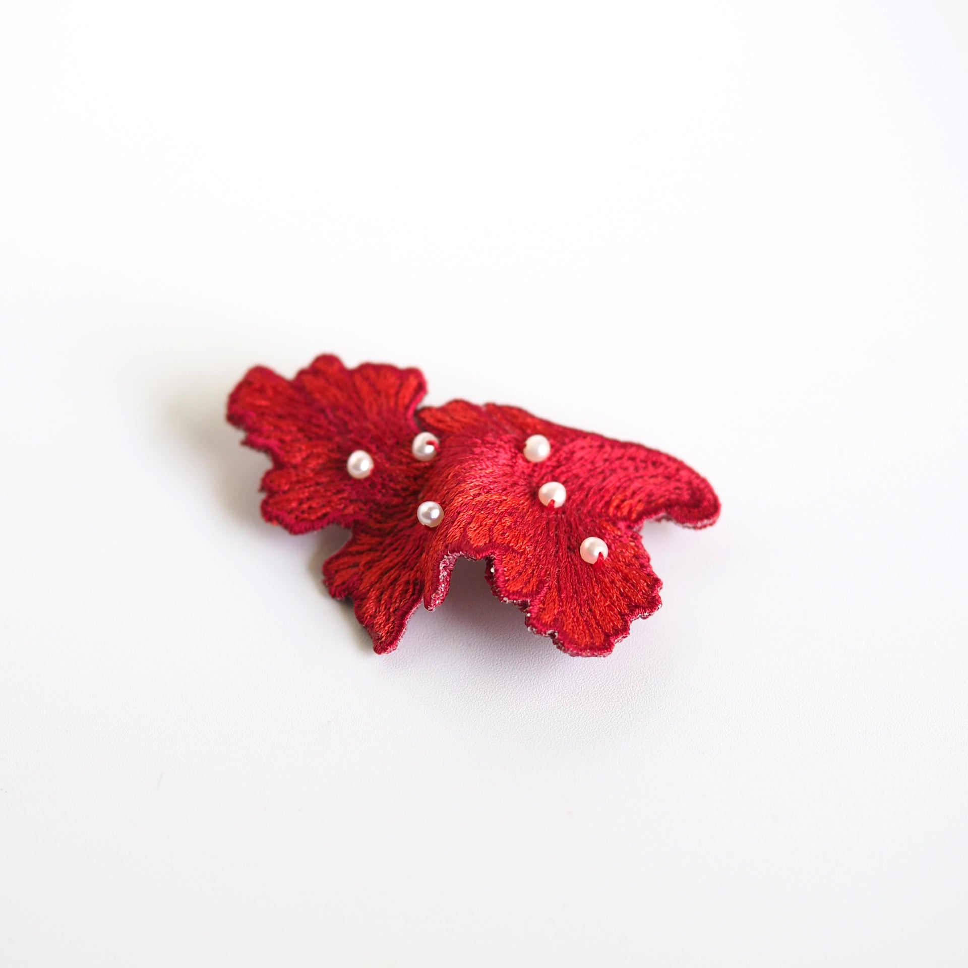 EMBROIDERY HAIRPIN / WAVY PEARL / RED