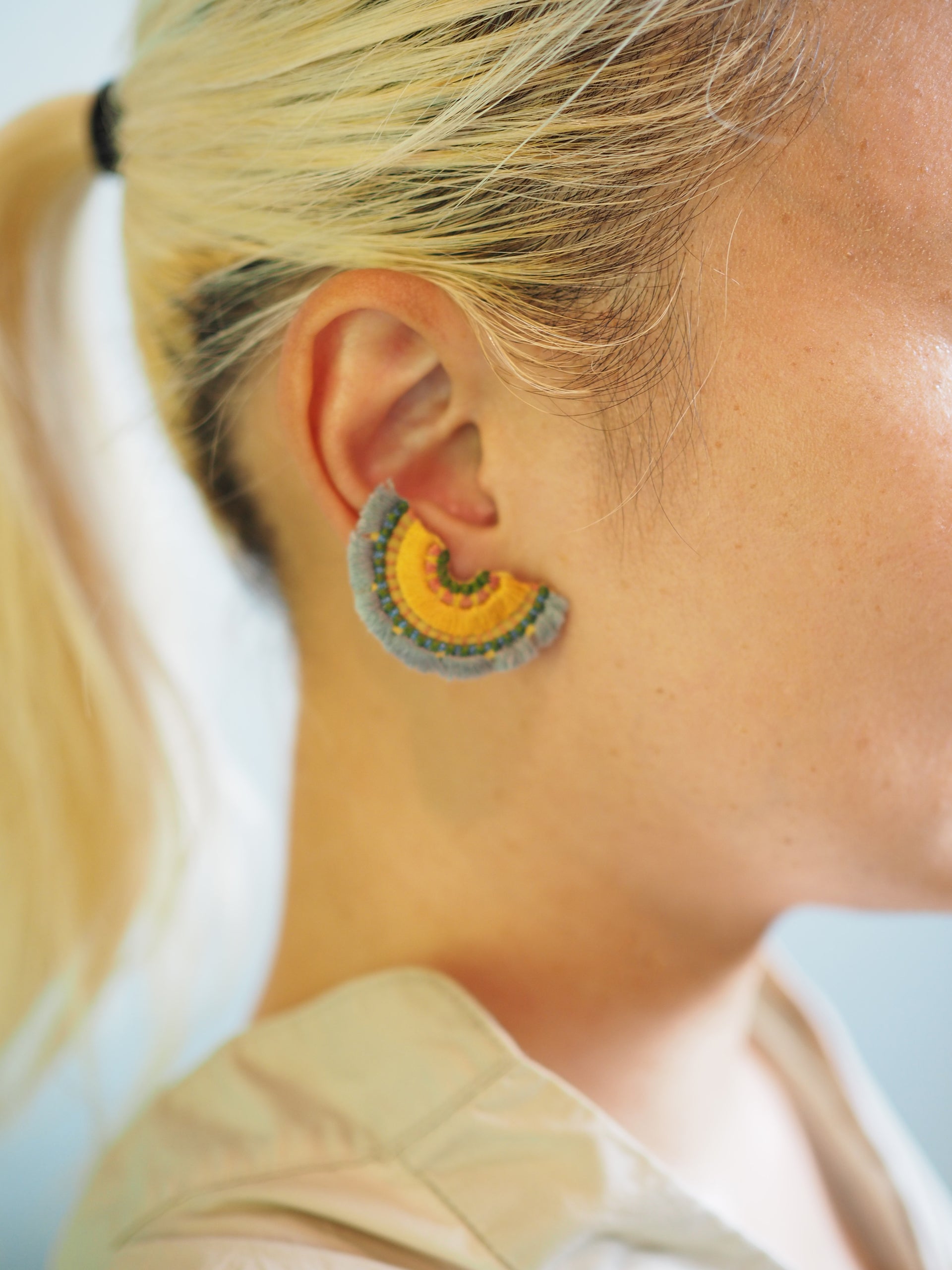 BLOOM / EARRING EAR-CLIP / GRAY