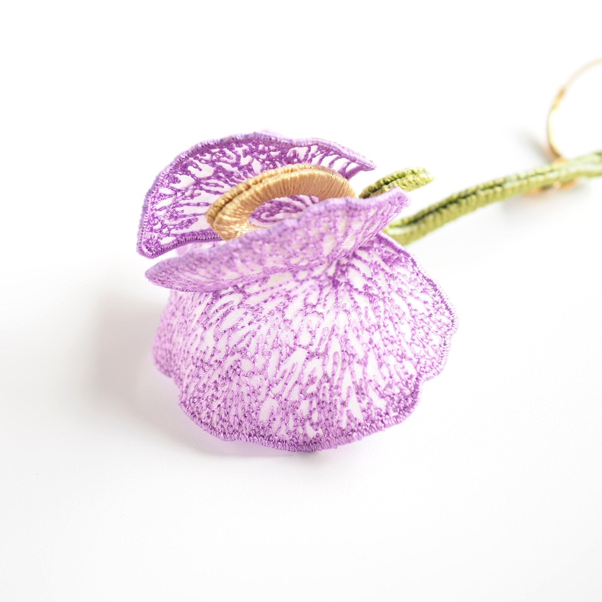 FRAGRANT VINES / SINGLE EARRING / LAVENDER