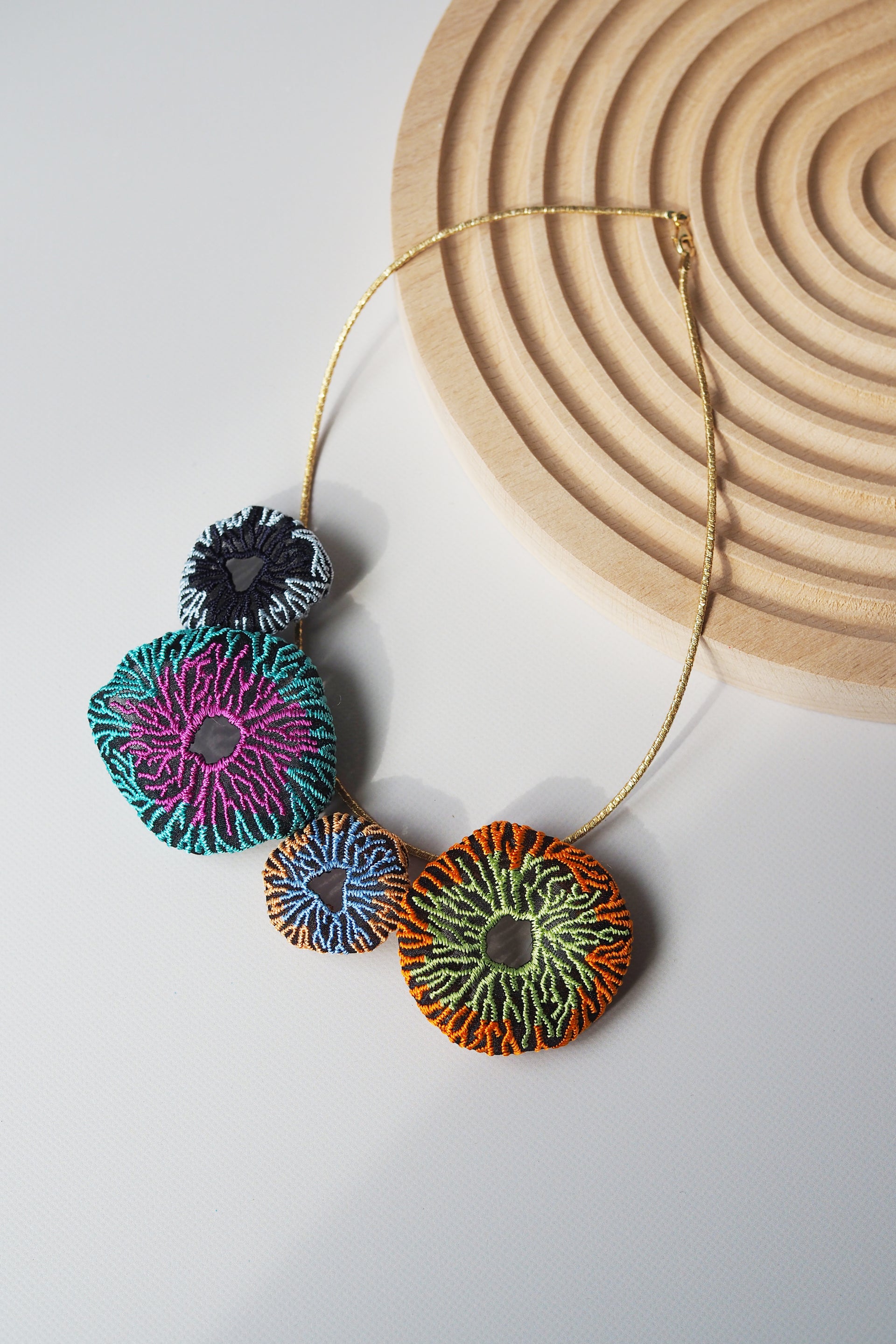 CORAL EGG / NECKLACE / MULTI COLOR