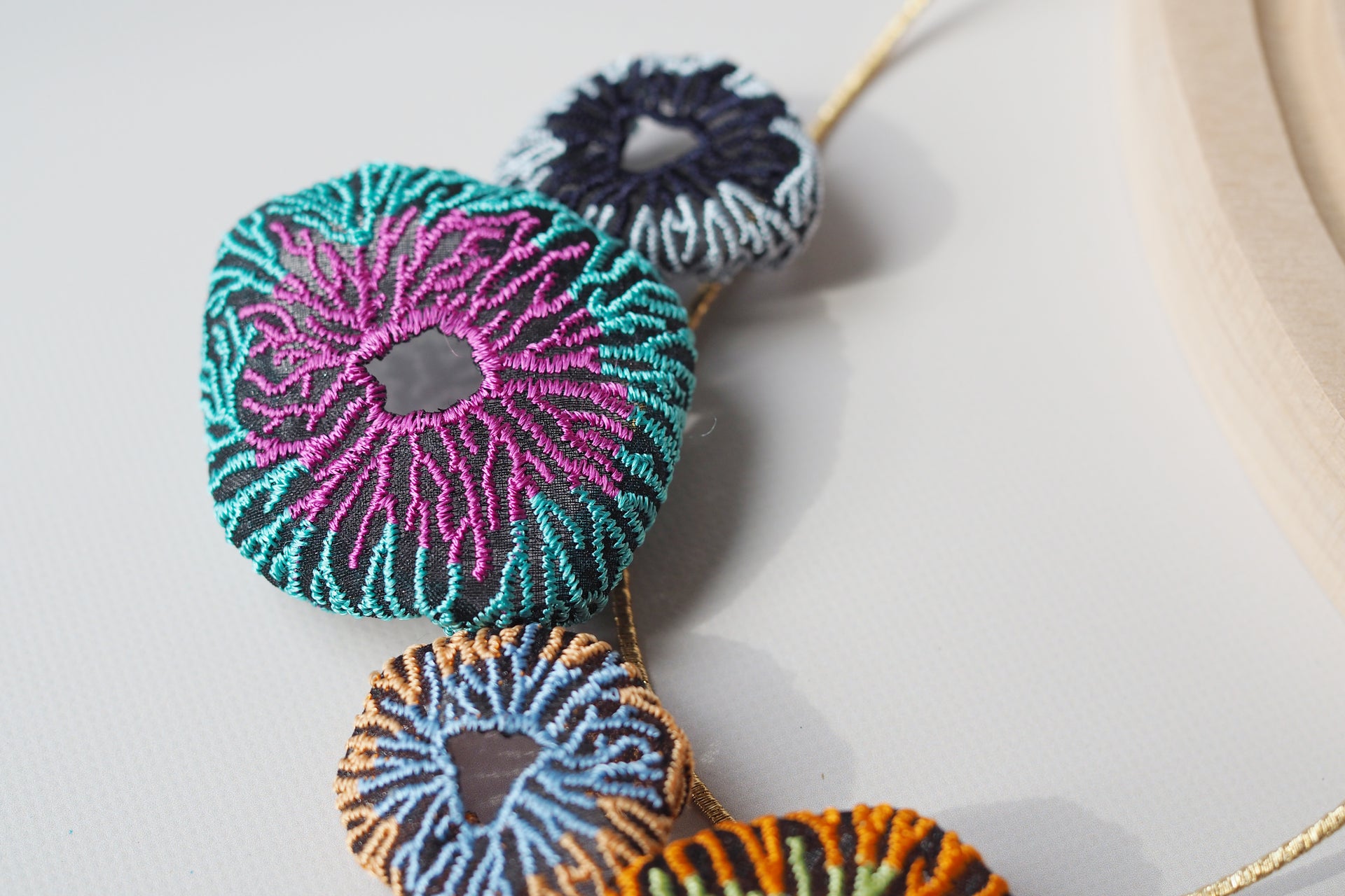 CORAL EGG / NECKLACE / MULTI COLOR