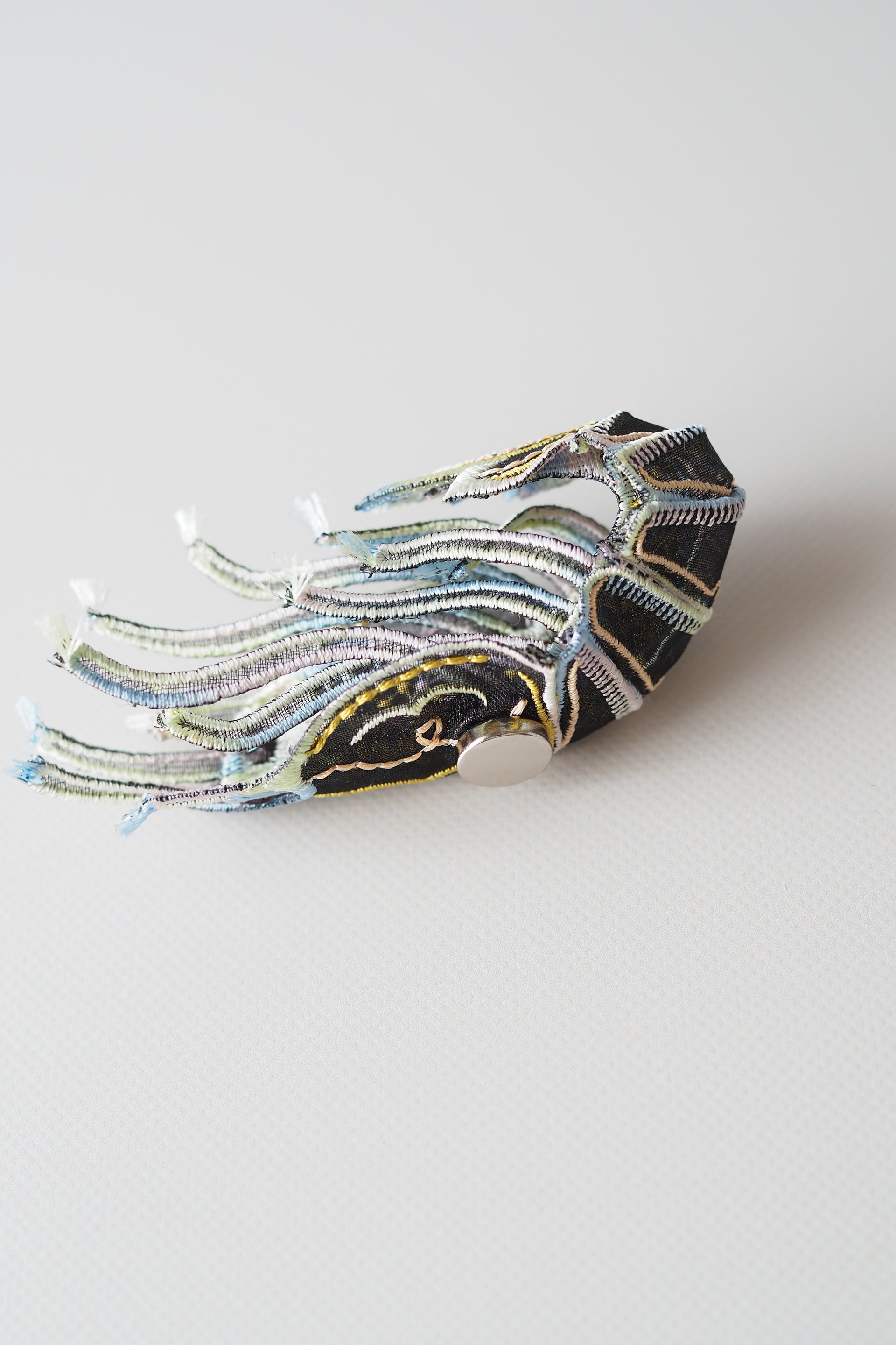 SHRIMPS / BROOCH / BLACK