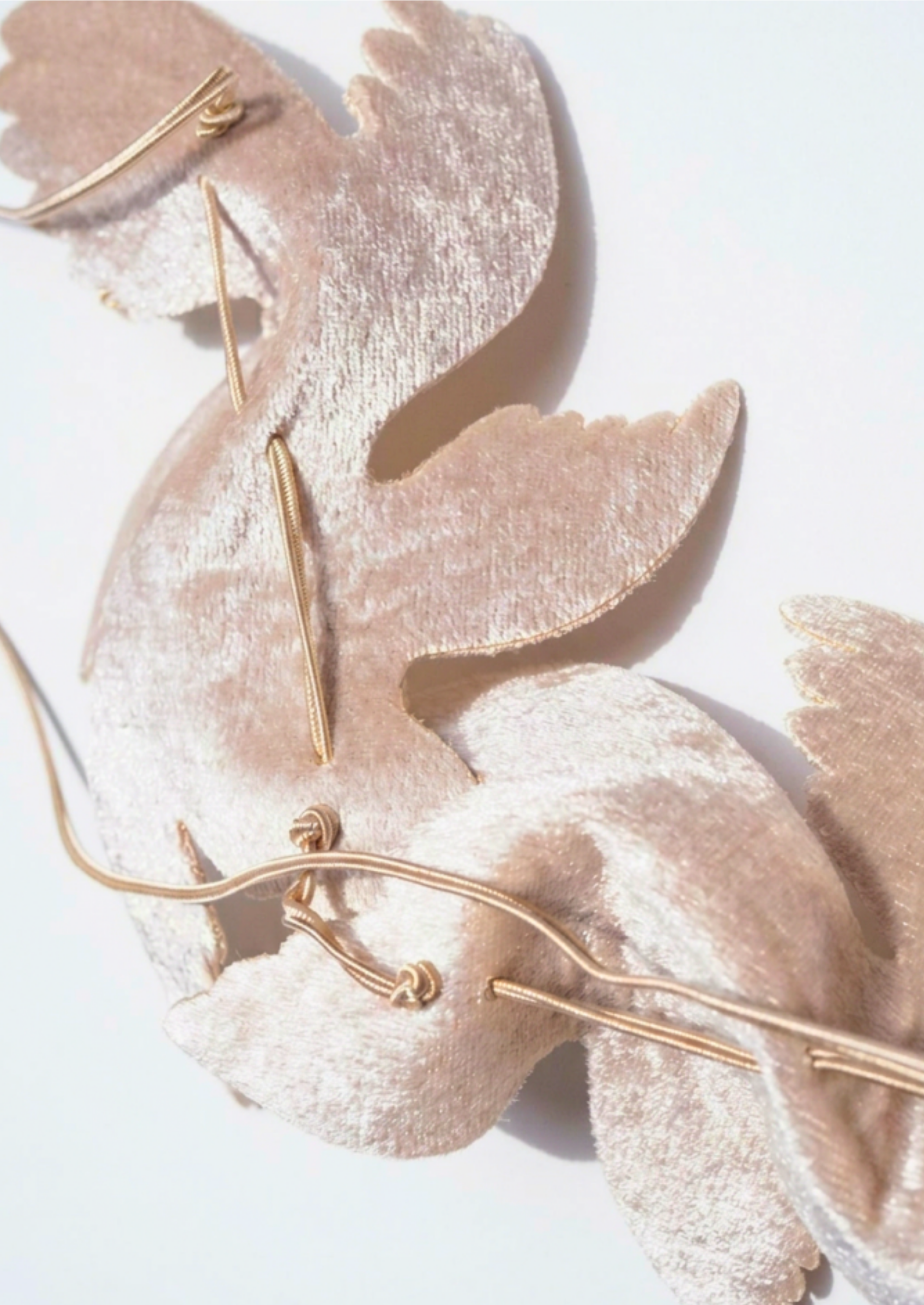 JOY / NECKLACE / IVORY