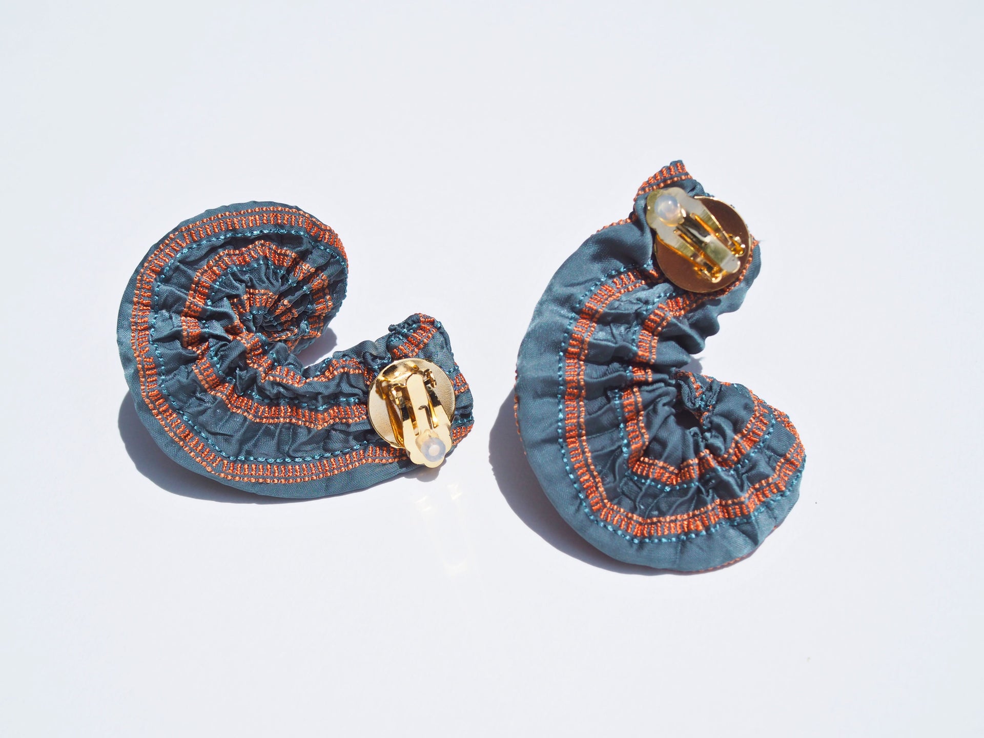 CORNU / EARRINGS / TEAL