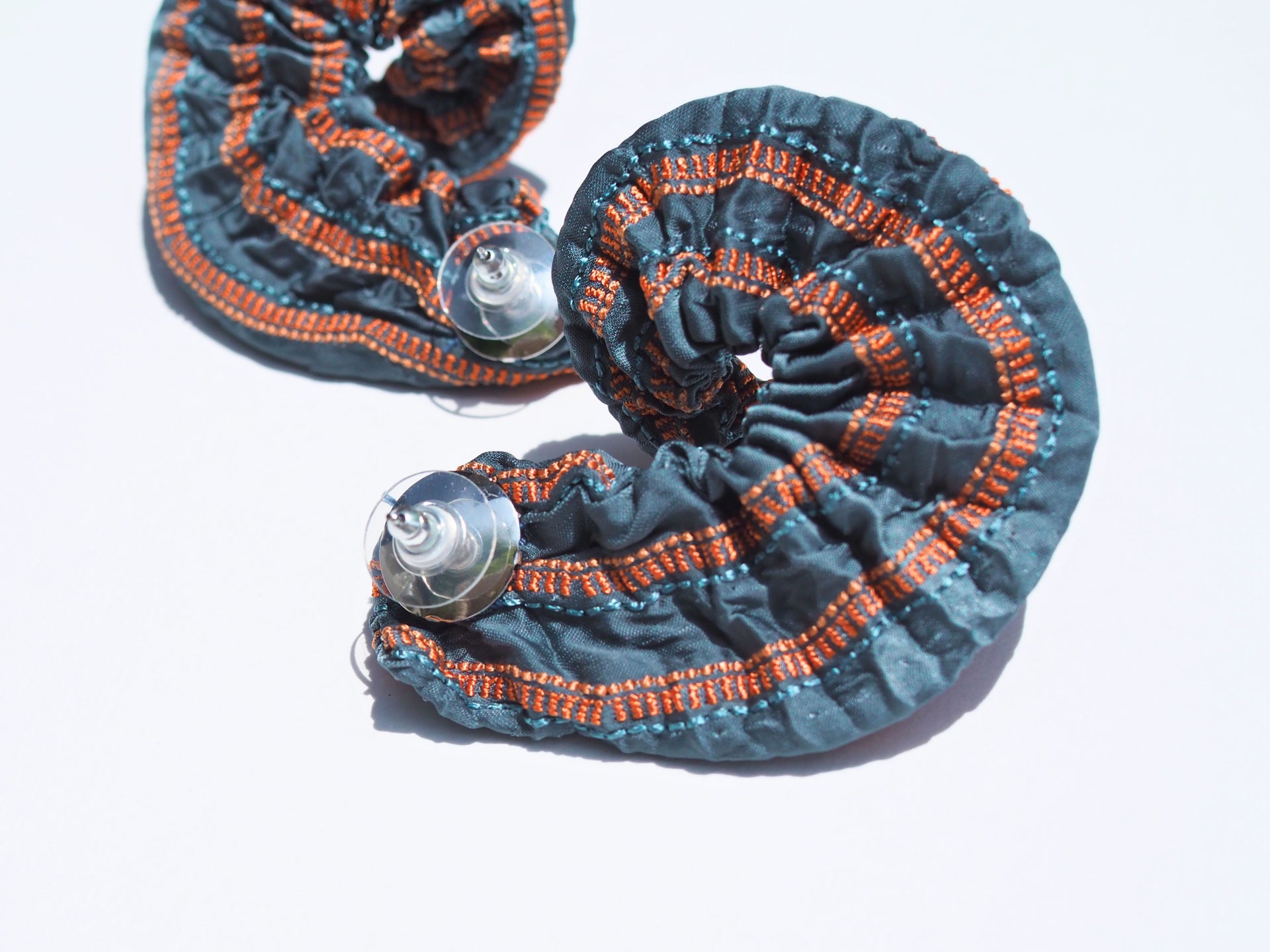 CORNU / EARRINGS / TEAL