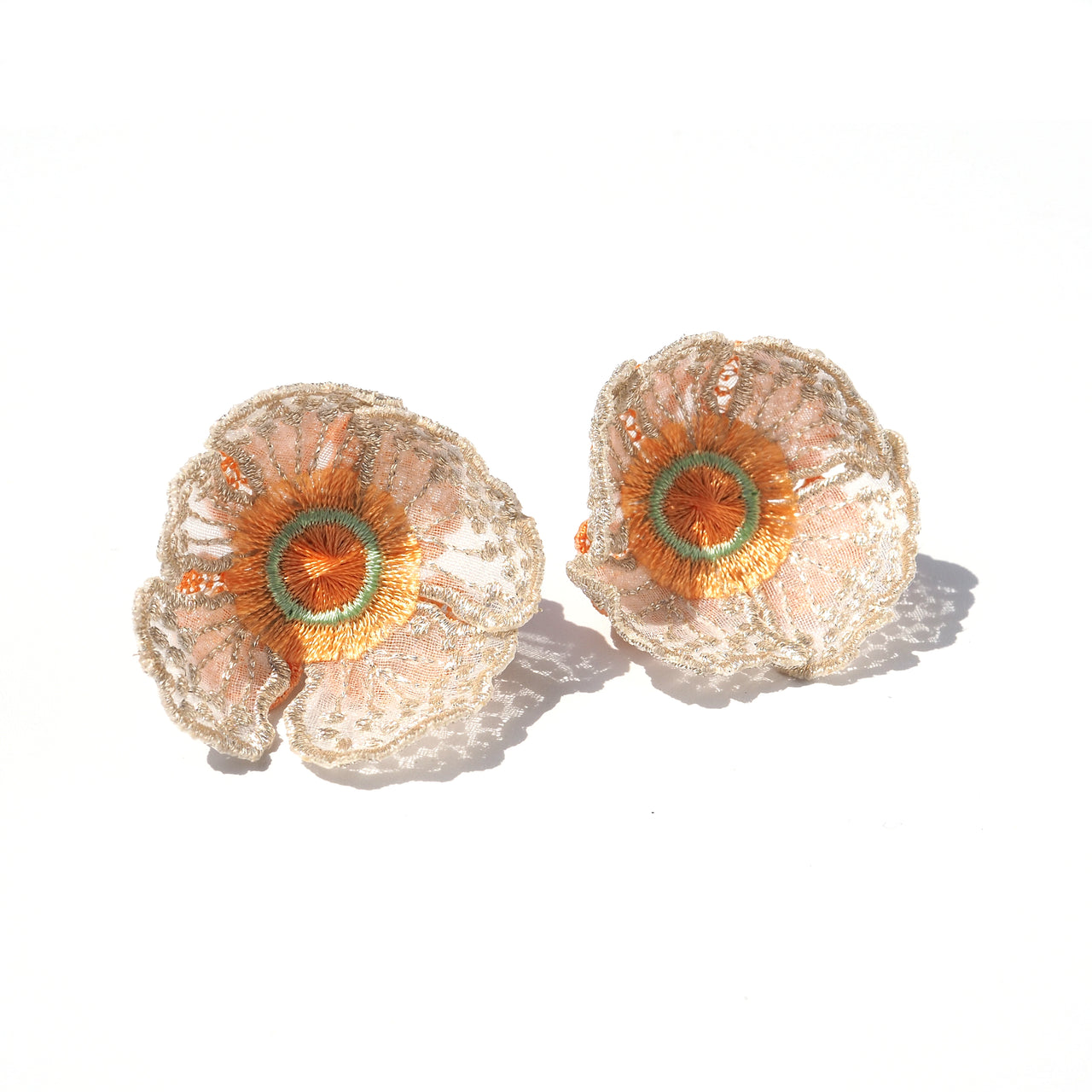 FLOWERS AT DAWN 2 / EARRINGS / IVORY