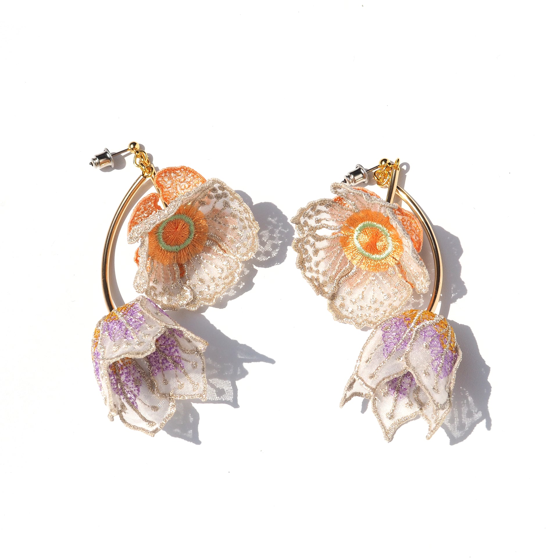 FLOWERS AT DAWN / EARRINGS / IVORY