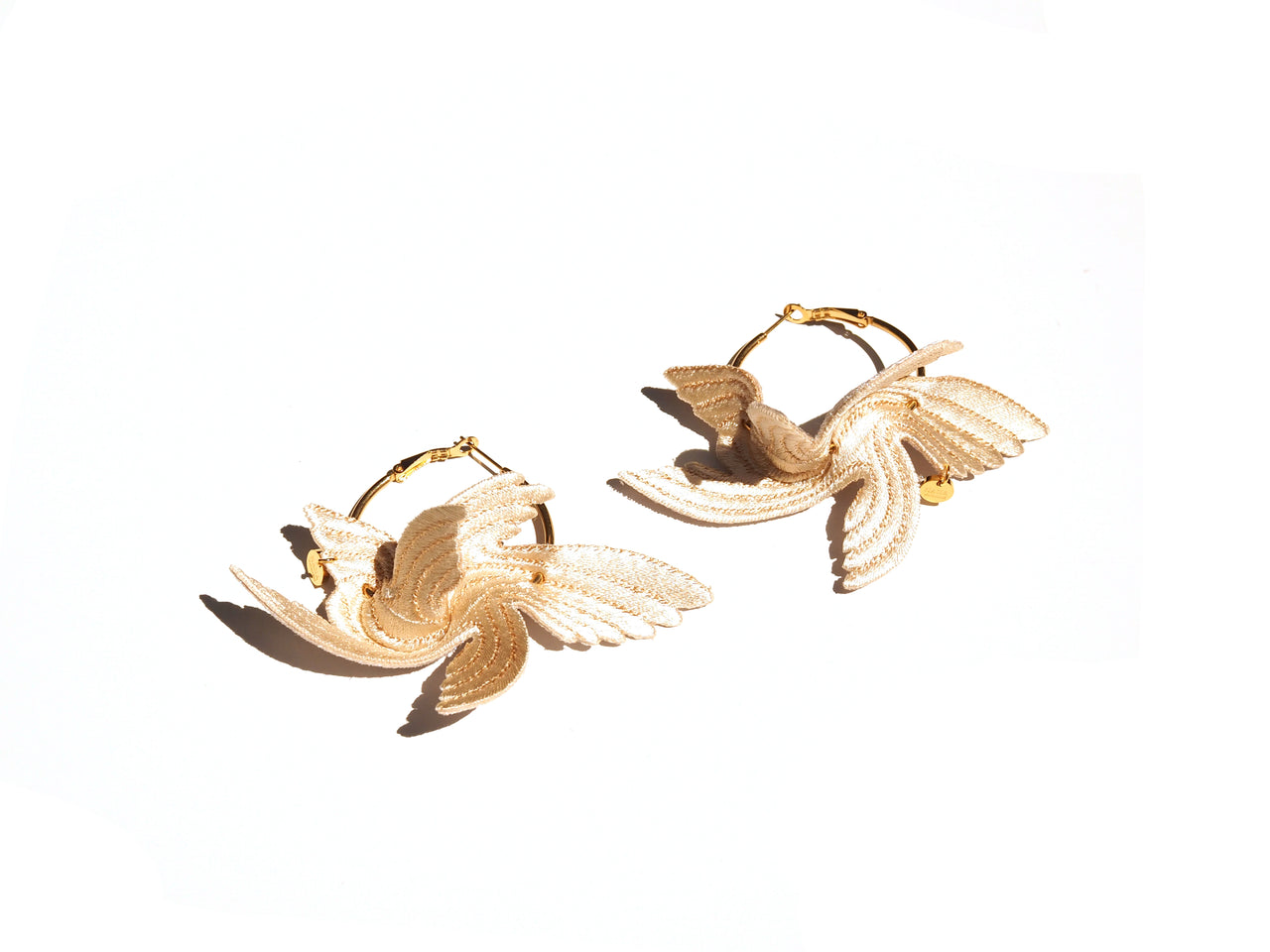 JOY "LITTLE BIRD" / EARRINGS / IVORY