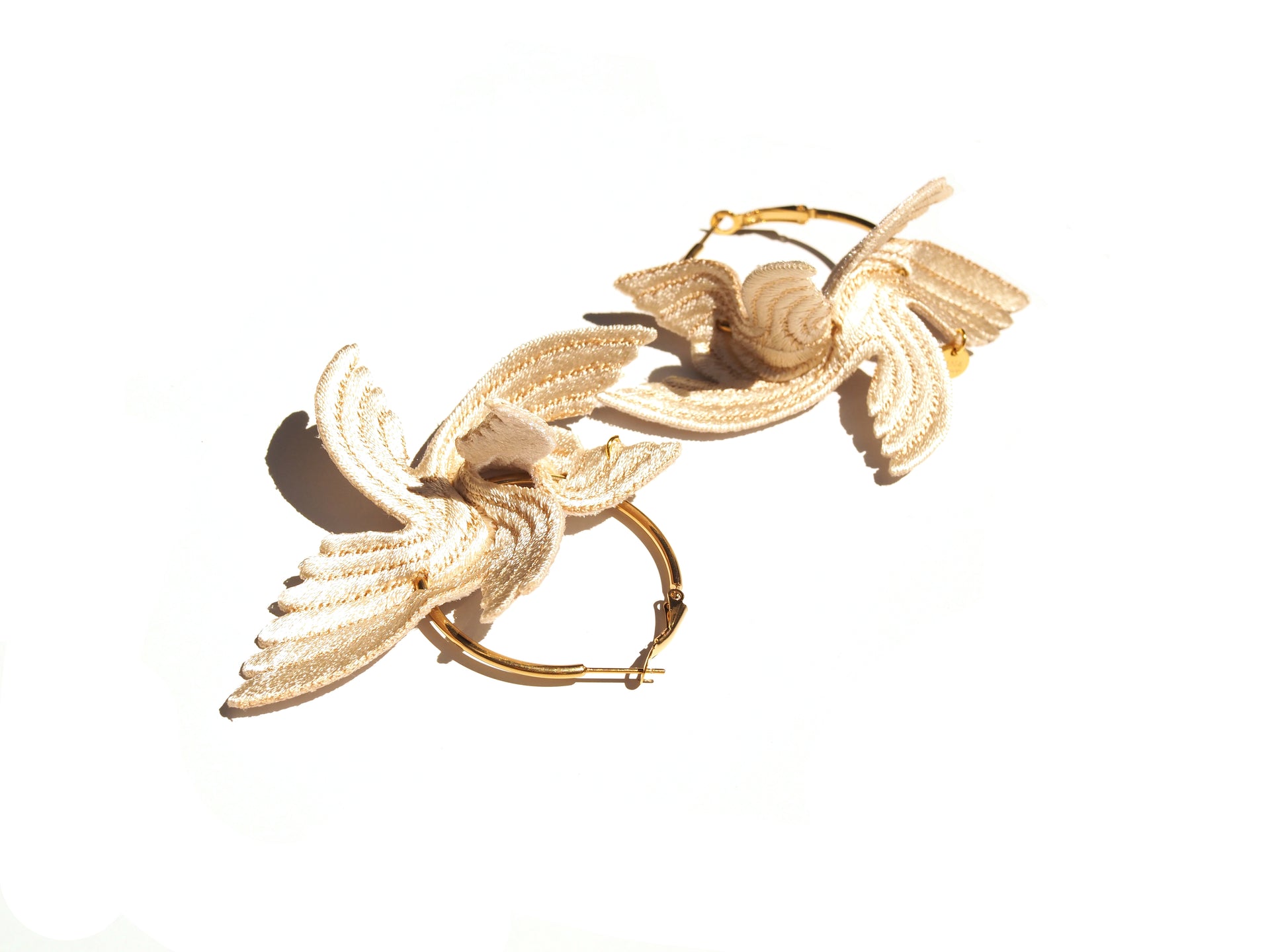 JOY "LITTLE BIRD" / EARRINGS / IVORY