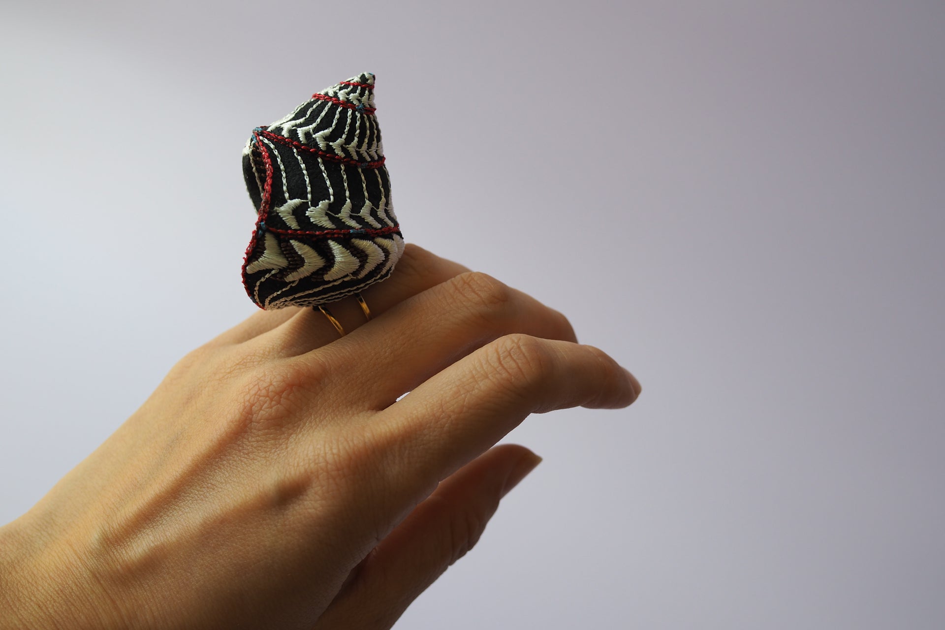 CONCH / RING / BLACK