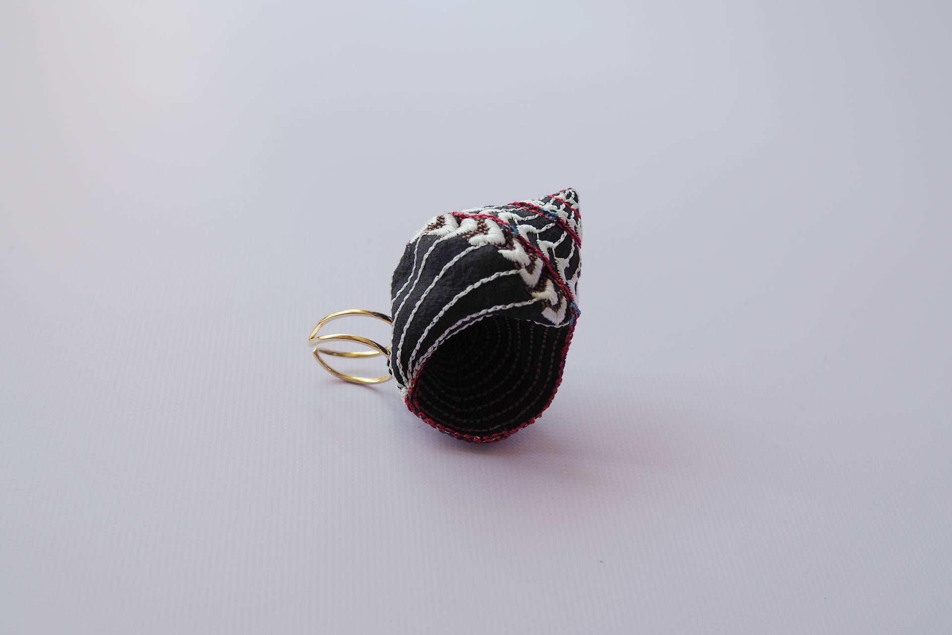 CONCH / RING / BLACK