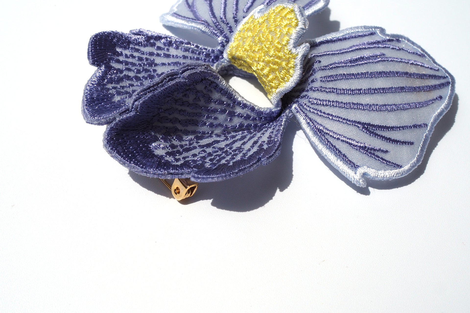 CLICK FLORA / BROOCH /  LILAC