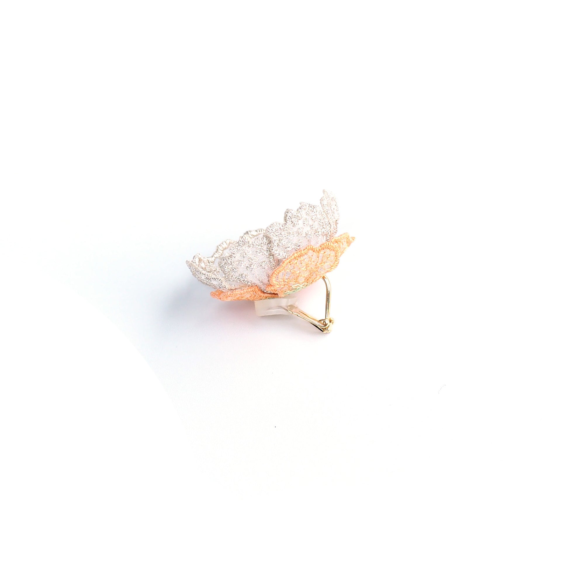 FLOWERS AT DAWN 2 / EARRING / IVORY