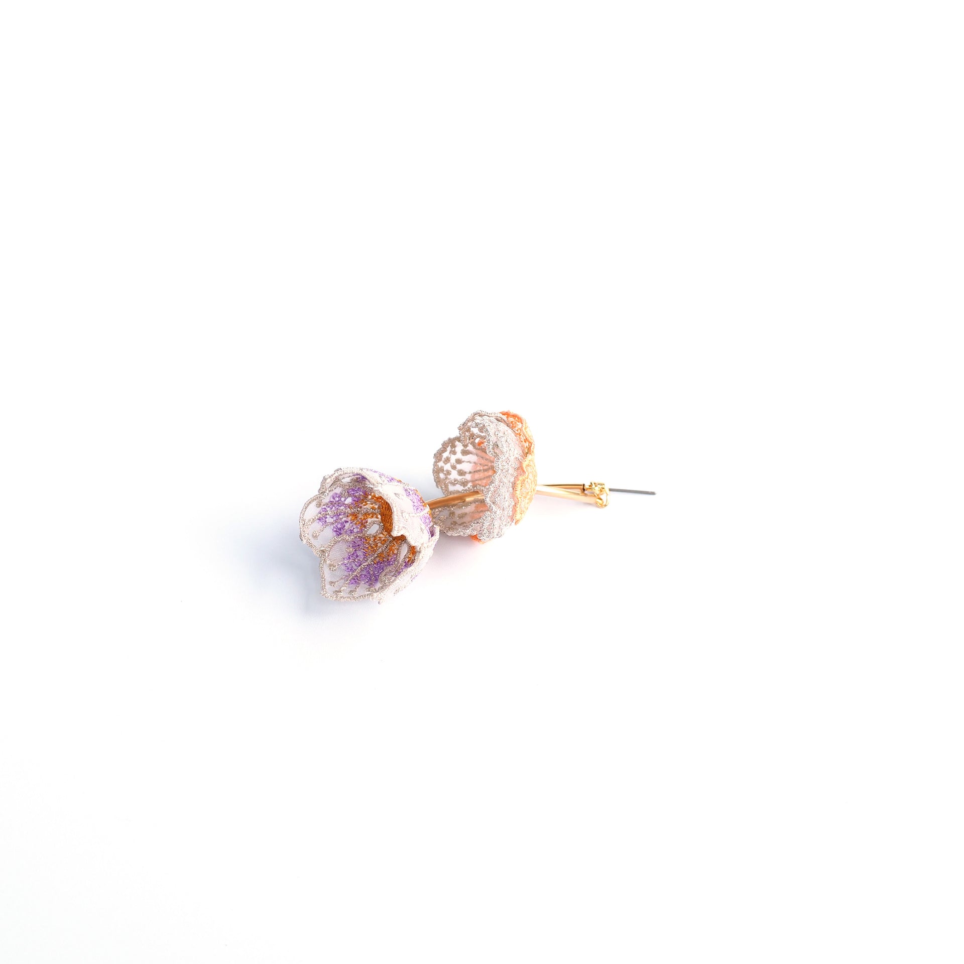 FLOWERS AT DAWN / EARRING / IVORY