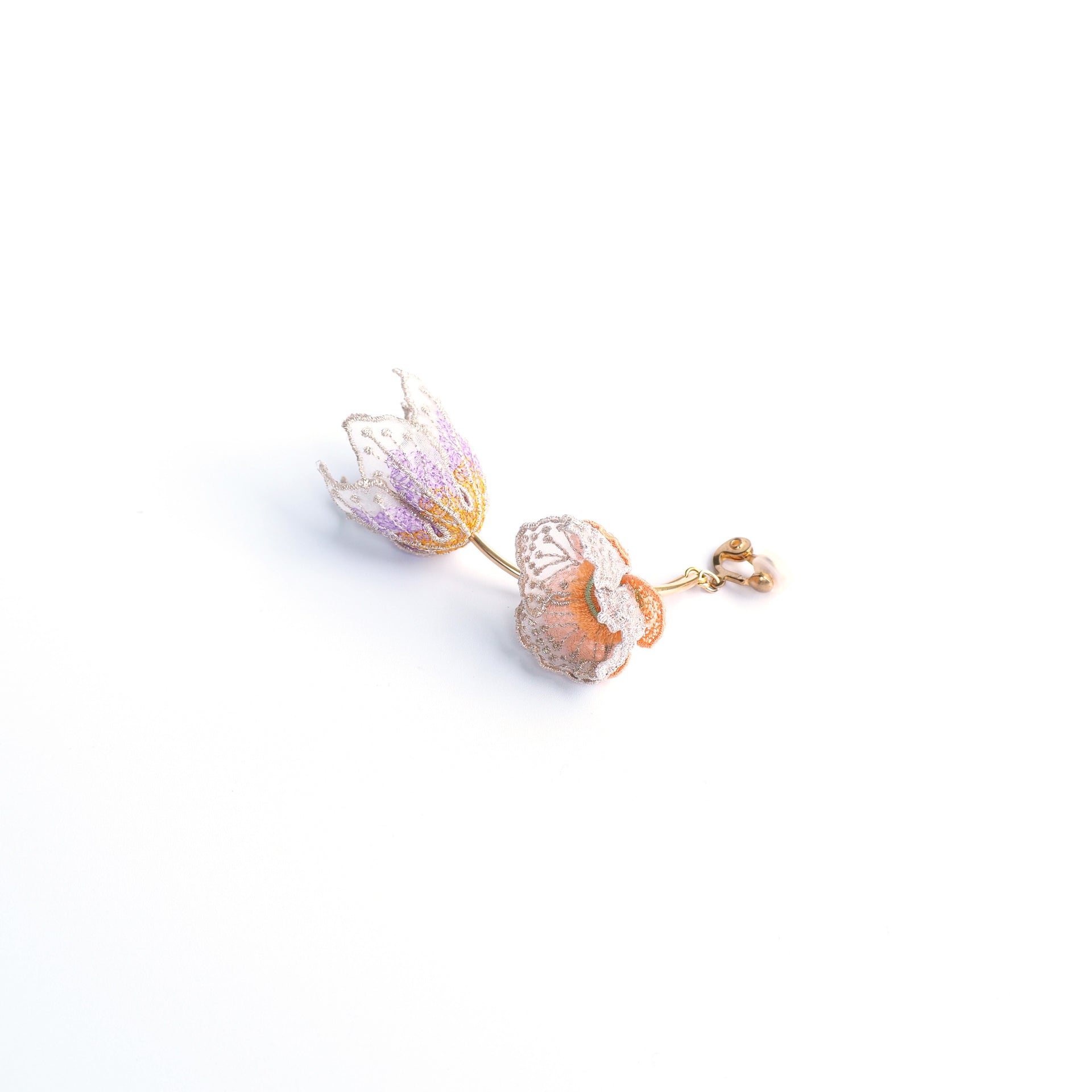 FLOWERS AT DAWN / EARRING / IVORY