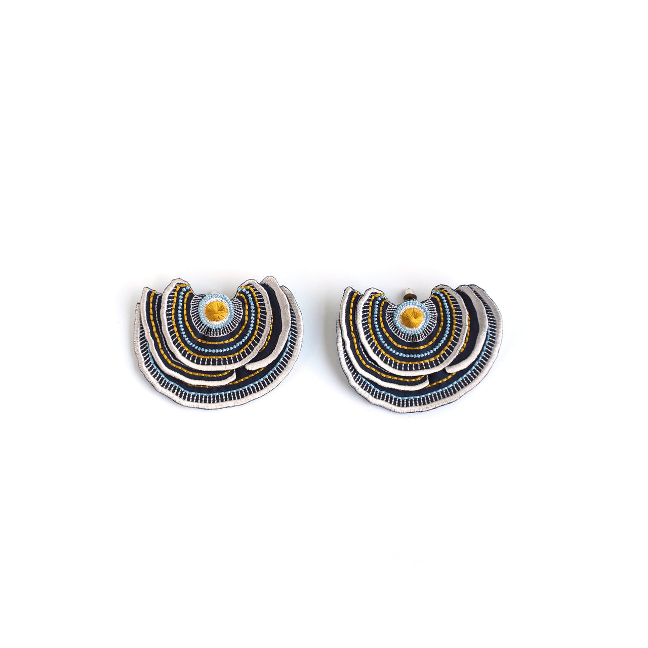 TURKEY TAIL / EARRINGS / GRAY