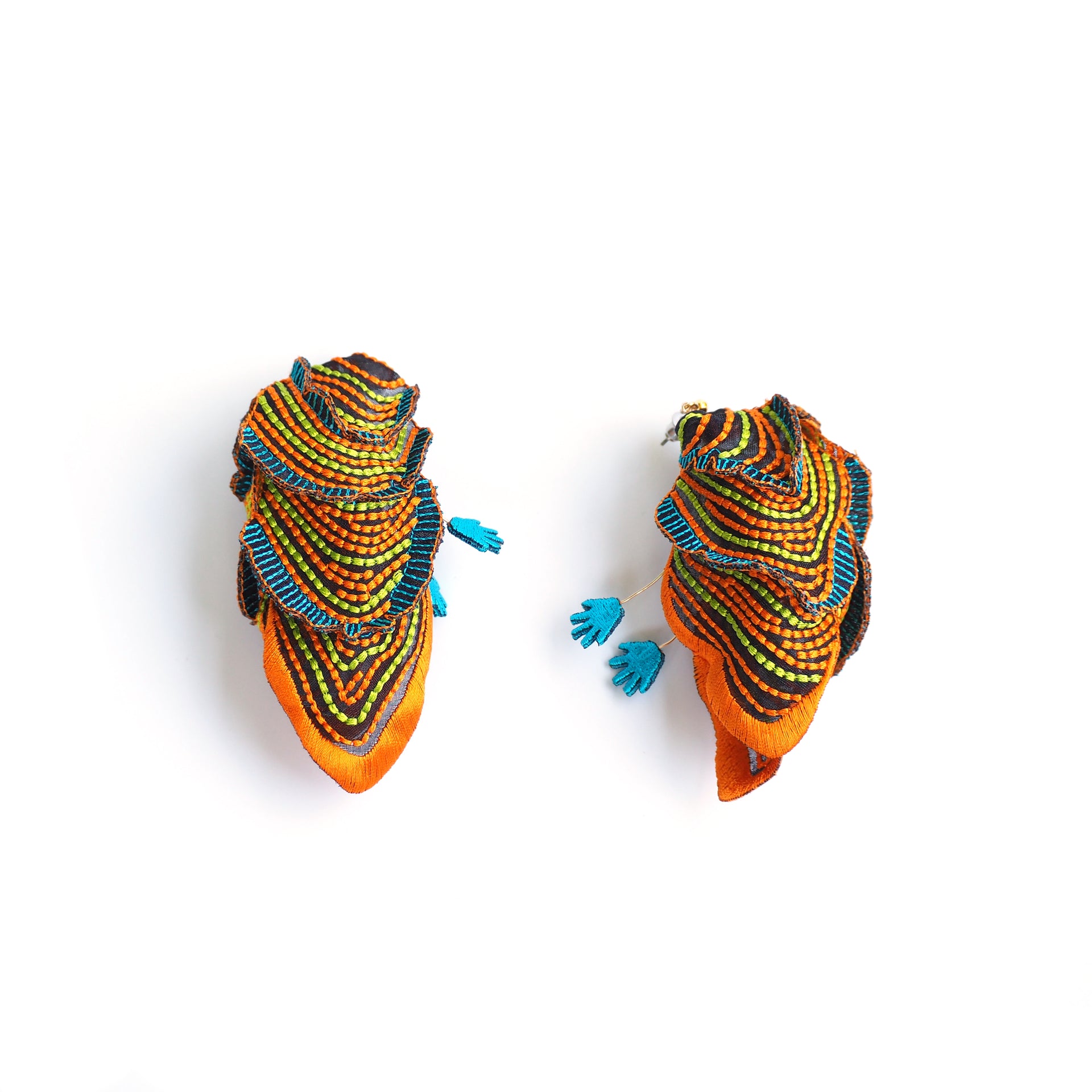 SEE THE LIGHT / EARRINGS / ORANGE