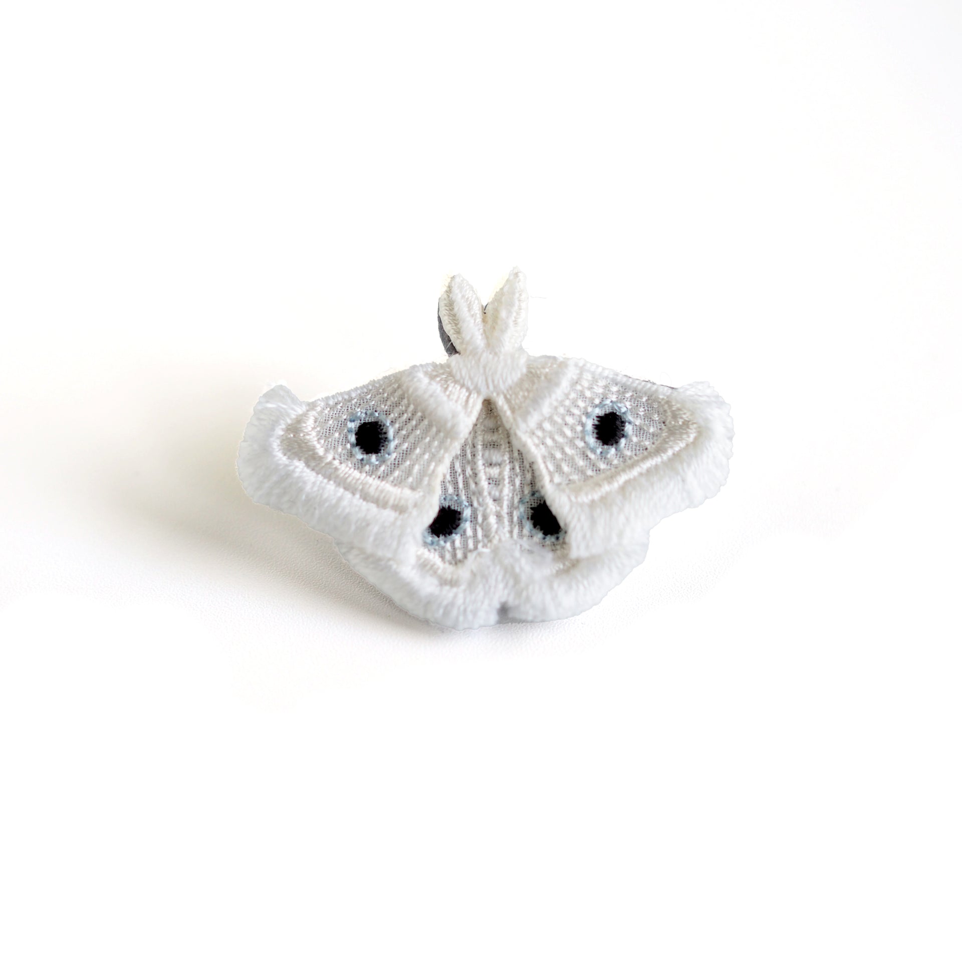 MOTH / EARRING EAR-CLIP / WHITE