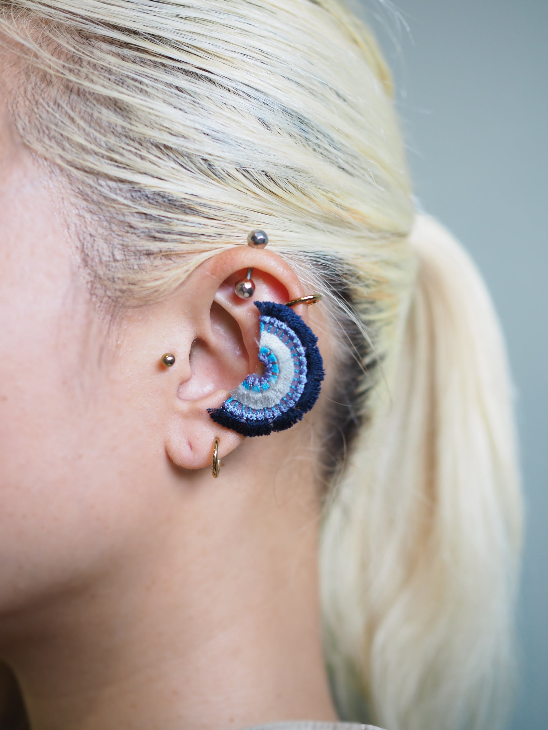 BLOOM / EARRING EAR-CLIP / NAVY