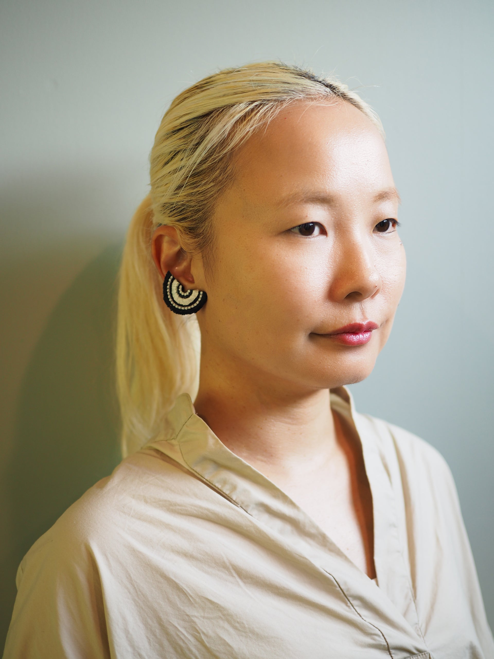 BLOOM / EARRING EAR-CLIP / BLACK