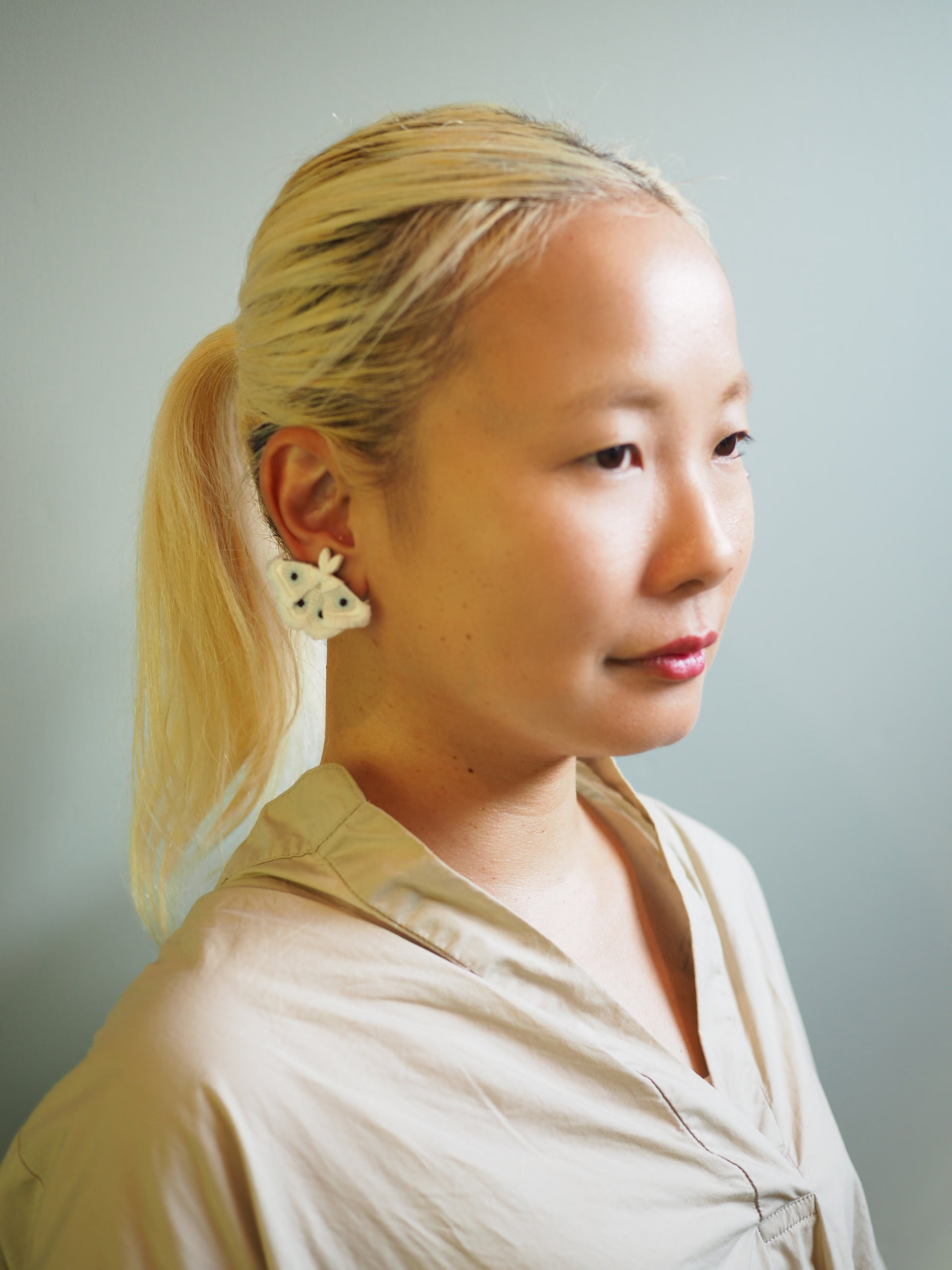 MOTH / EARRING EAR-CLIP / WHITE