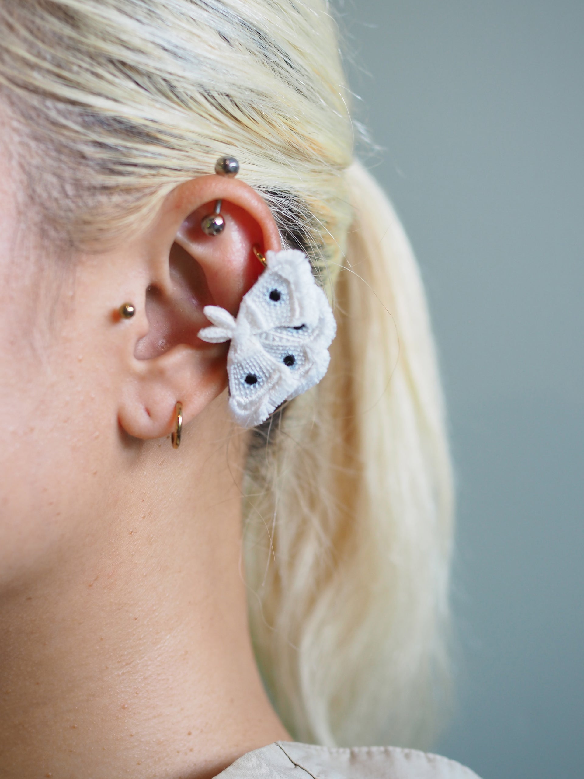 MOTH / EARRING EAR-CLIP / WHITE