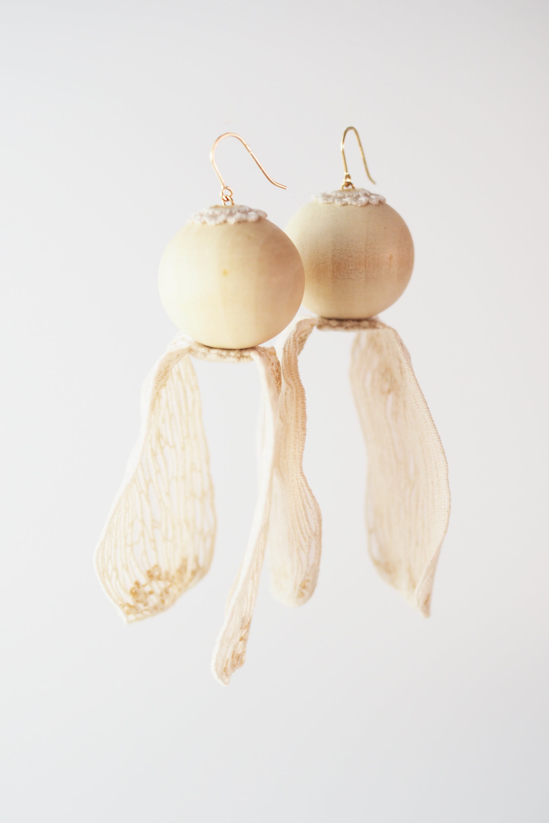 KALA / EARRINGS / ECRU