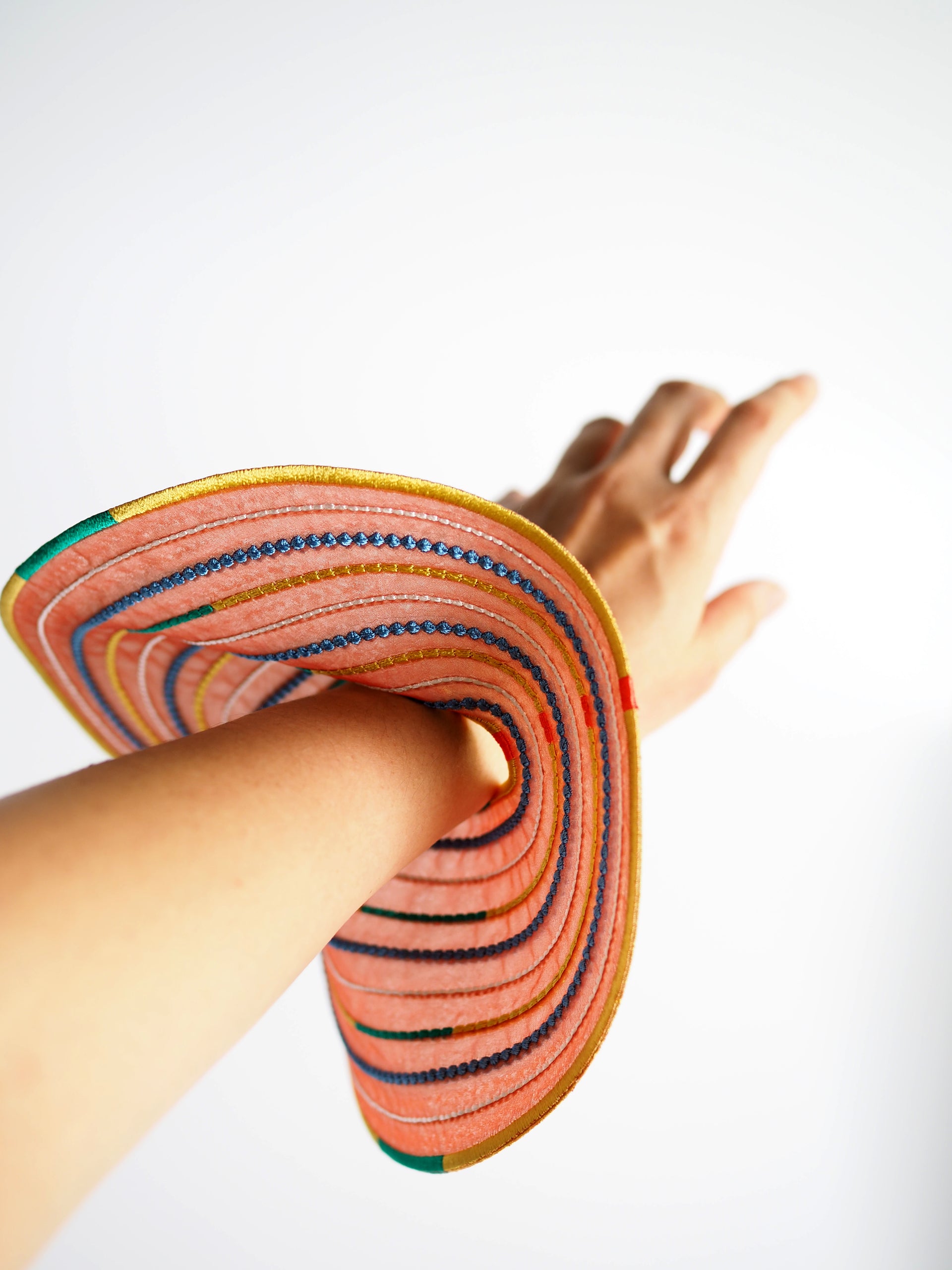 "O" / BANGLE / YELLOW