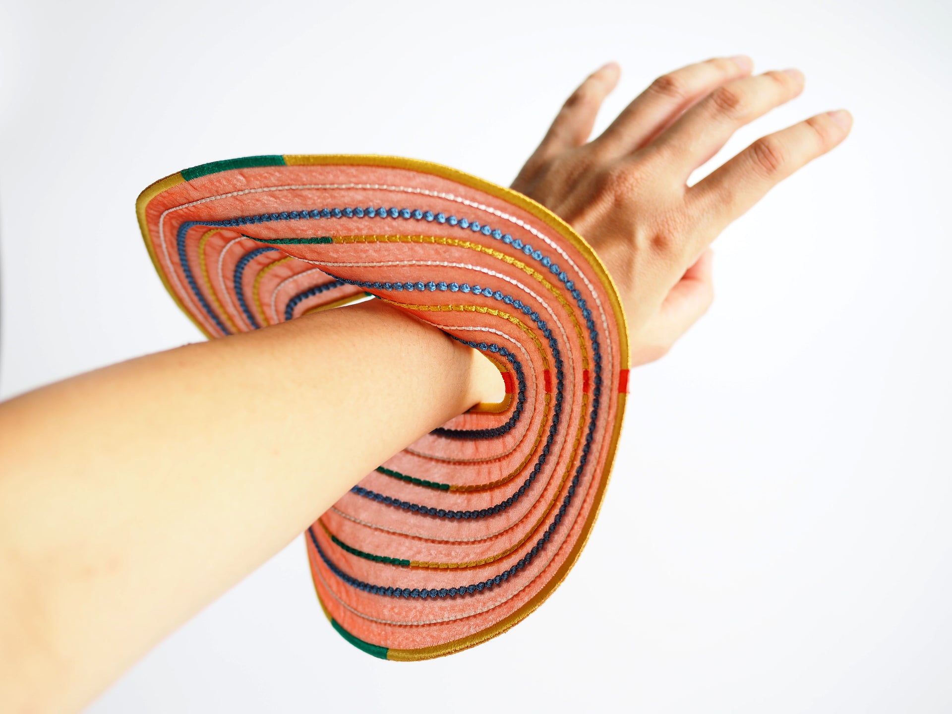 "O" / BANGLE / YELLOW
