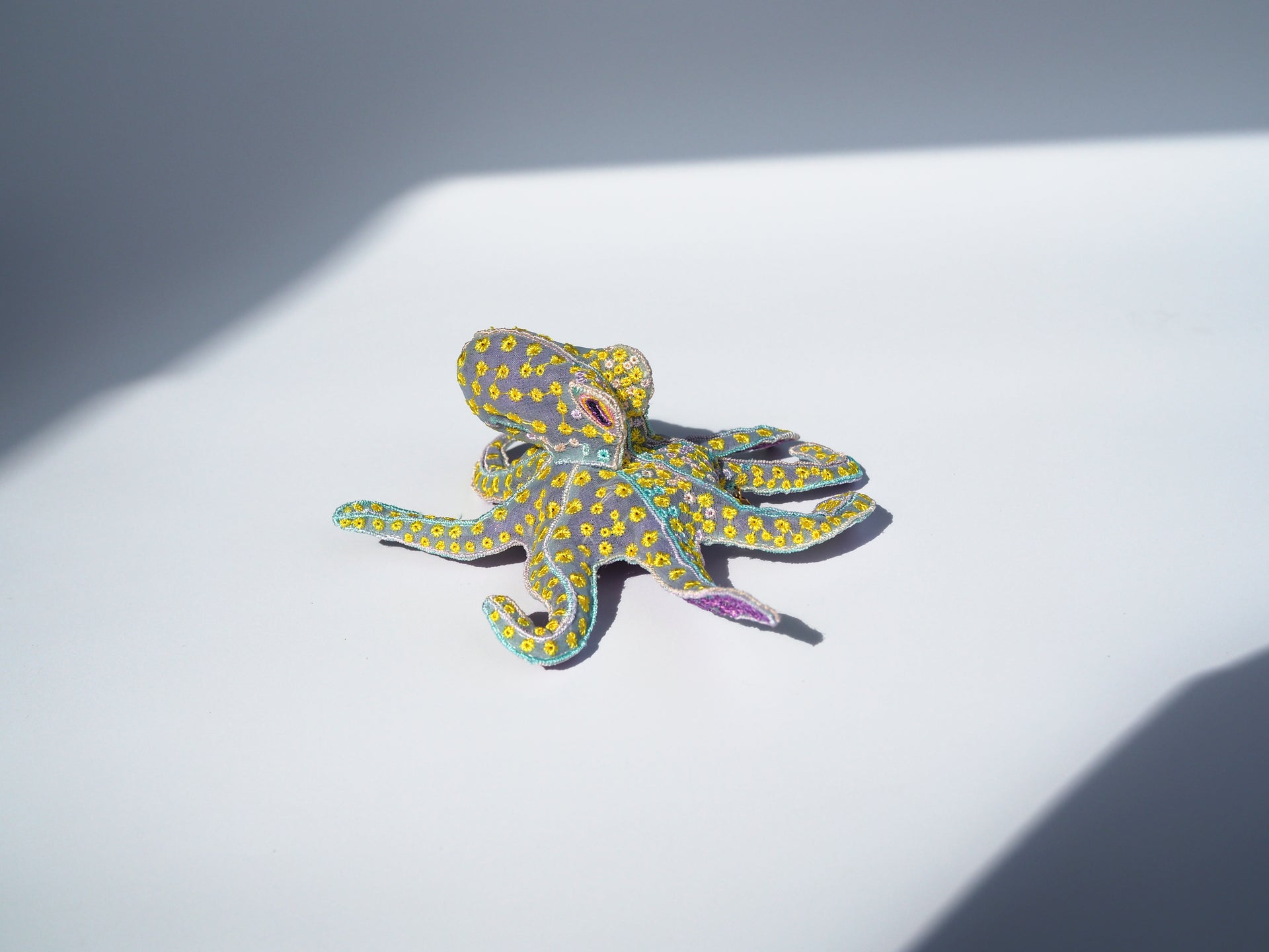 FLORA OCTOPUS / BROOCH / YELLOW