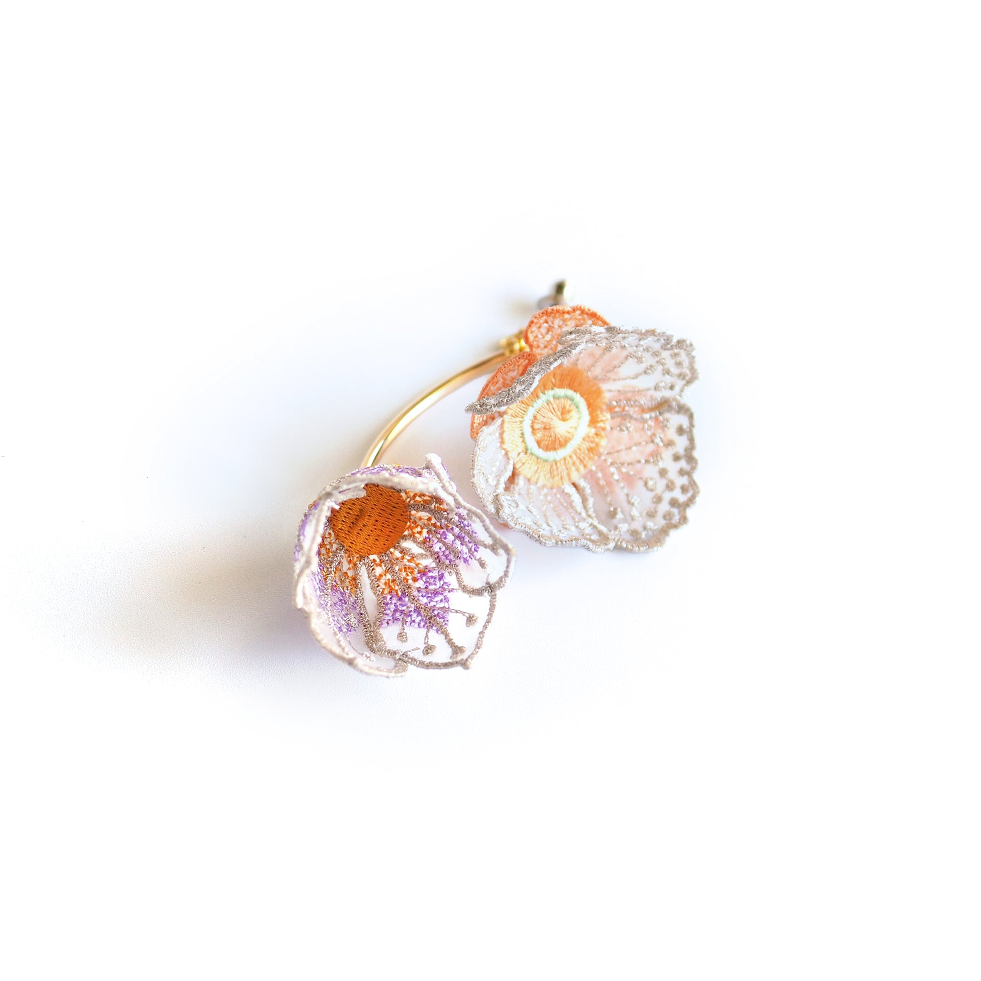 FLOWERS AT DAWN / EARRING / IVORY