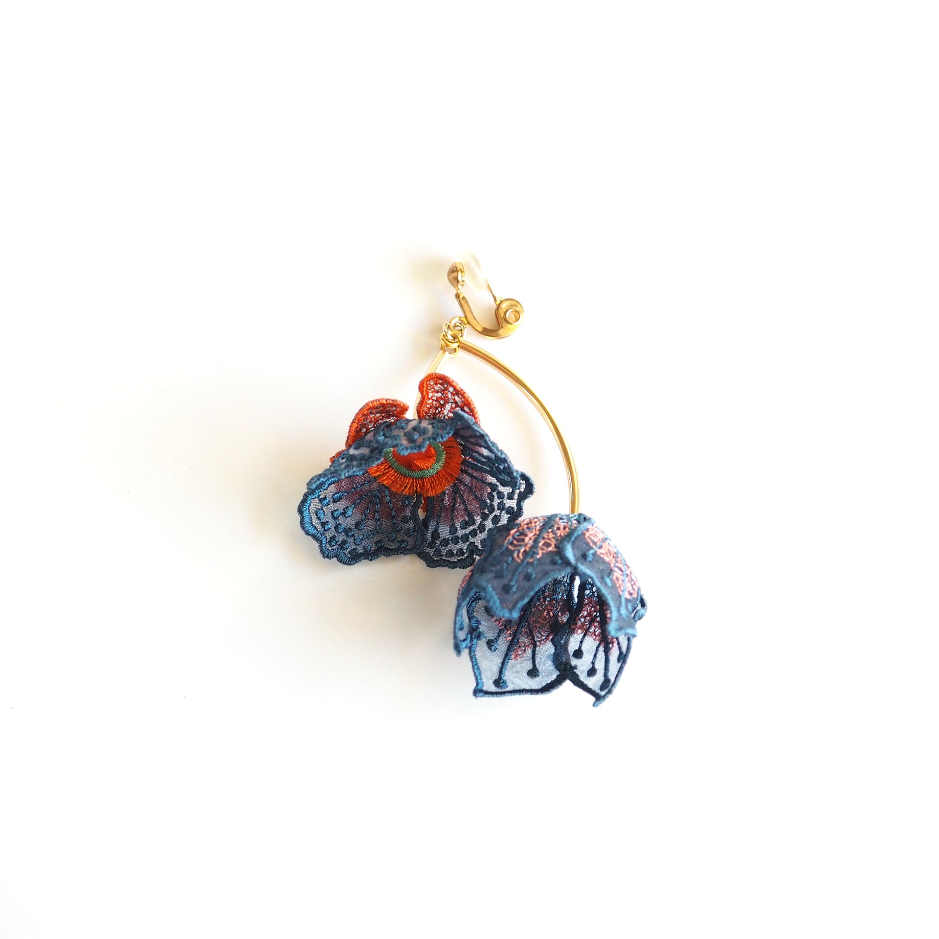 FLOWERS AT DAWN / EARRING / NAVY