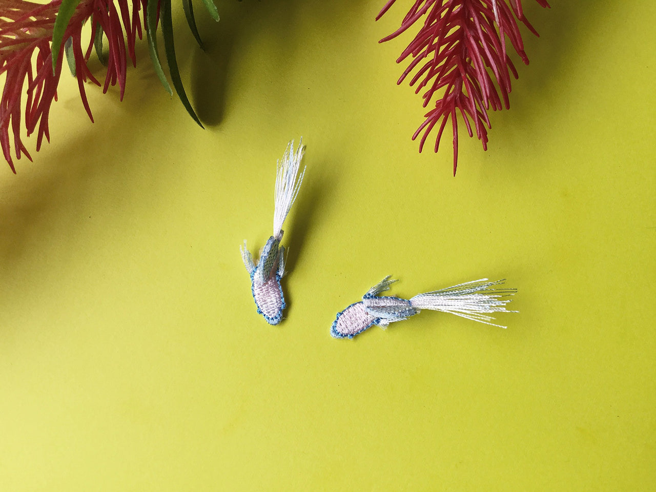 TROPICAL FISH / EARRINGS / BABY PINK