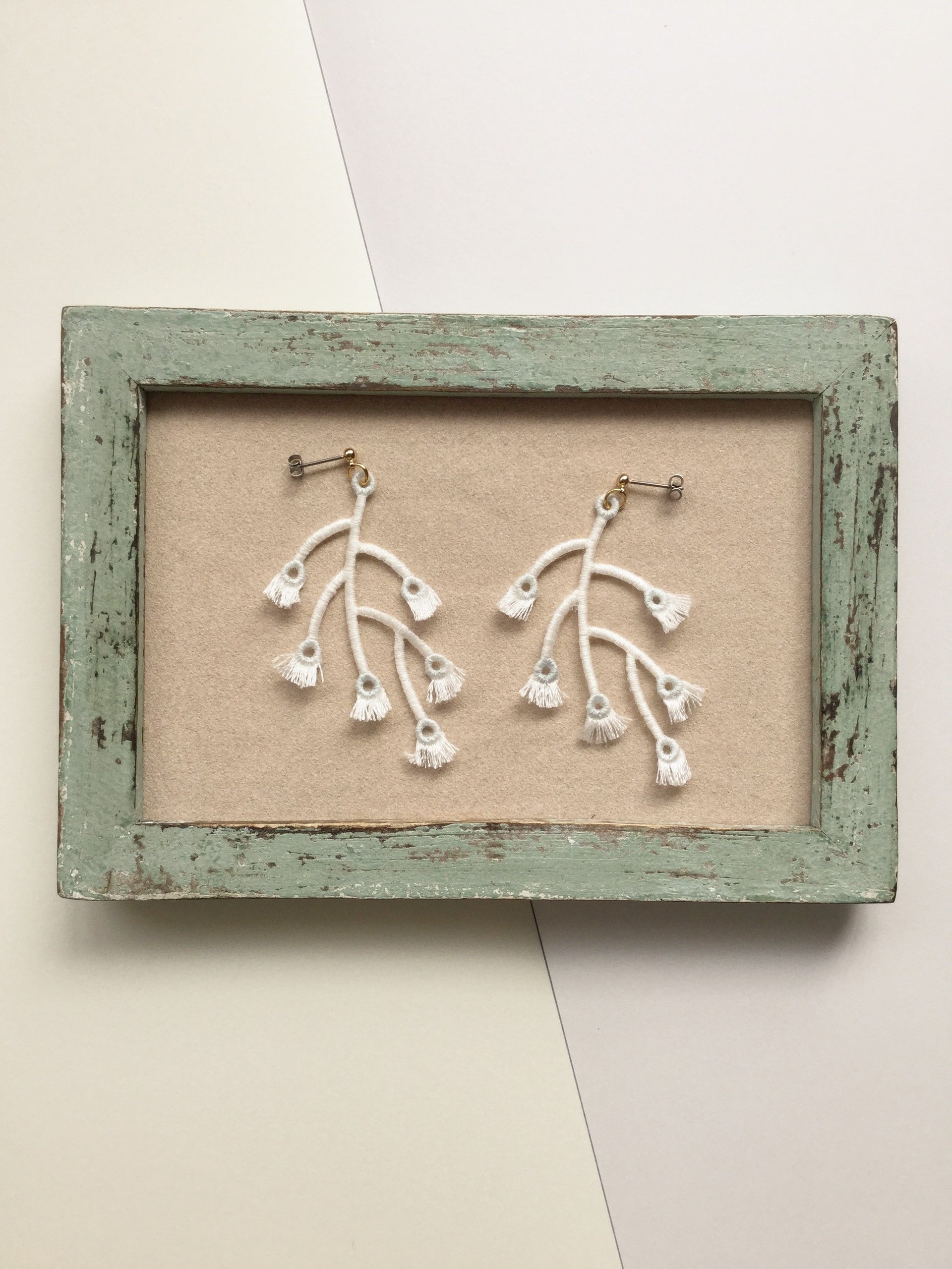 BRANCHED / EARRINGS / WHITE